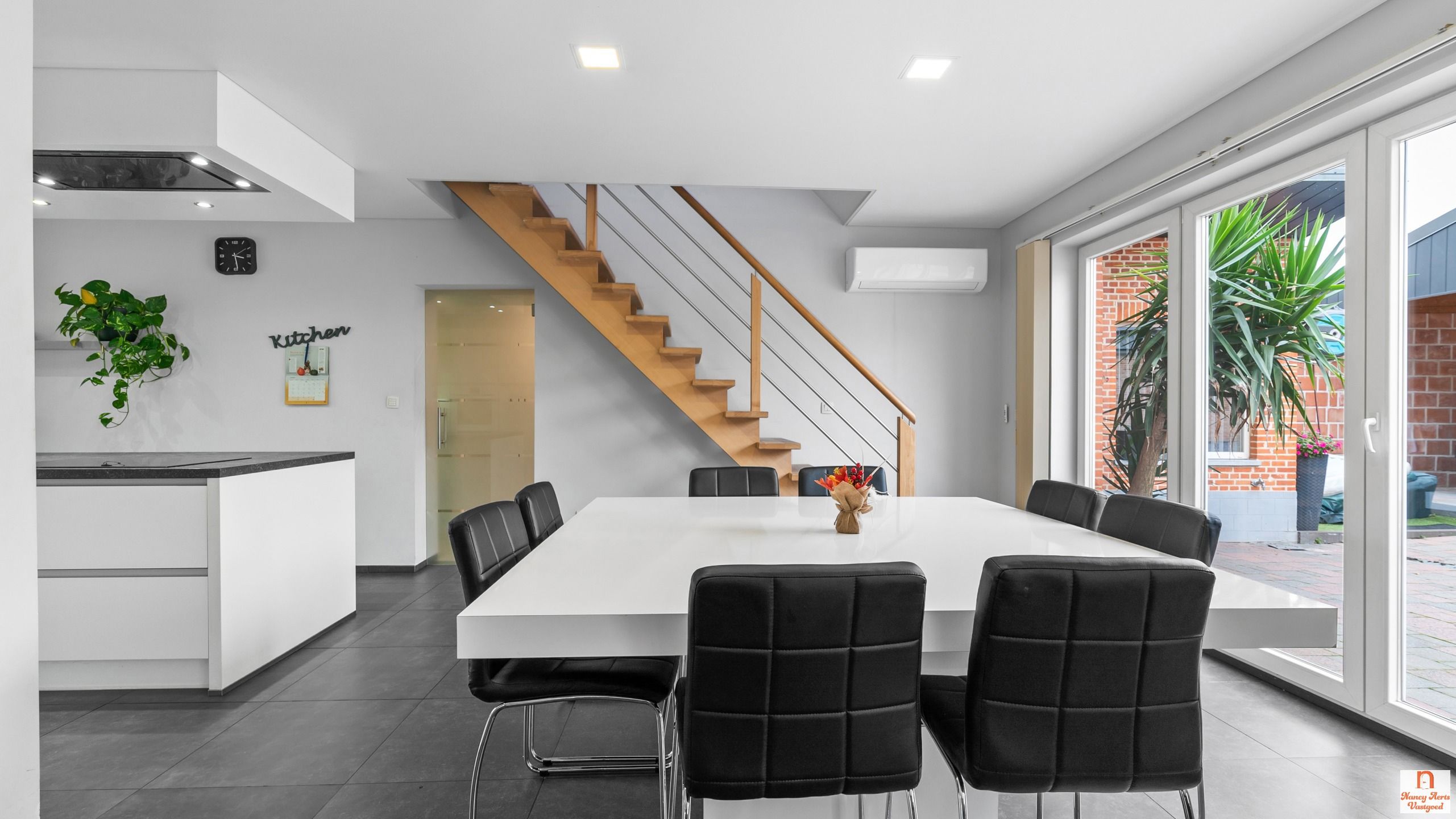 Authentieke woning met moderne toets en hedendaags comfort foto 9