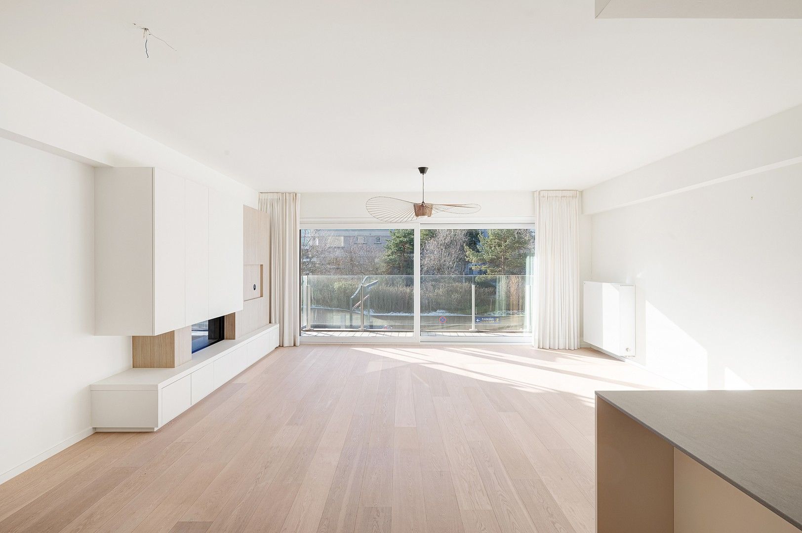 Instapklaar appartement, in het commerciële centrum van Knokke en vlakbij de zee. foto 3