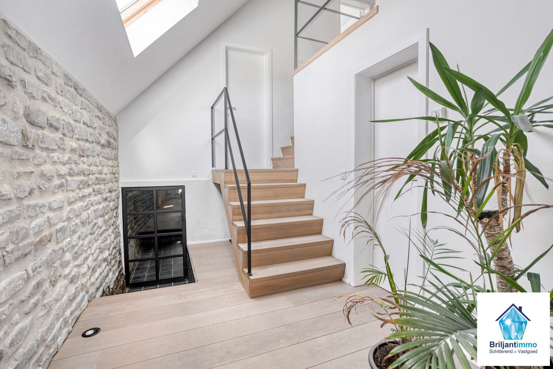 Authentieke, gerenoveerde hoeve te midden van het groen foto 24