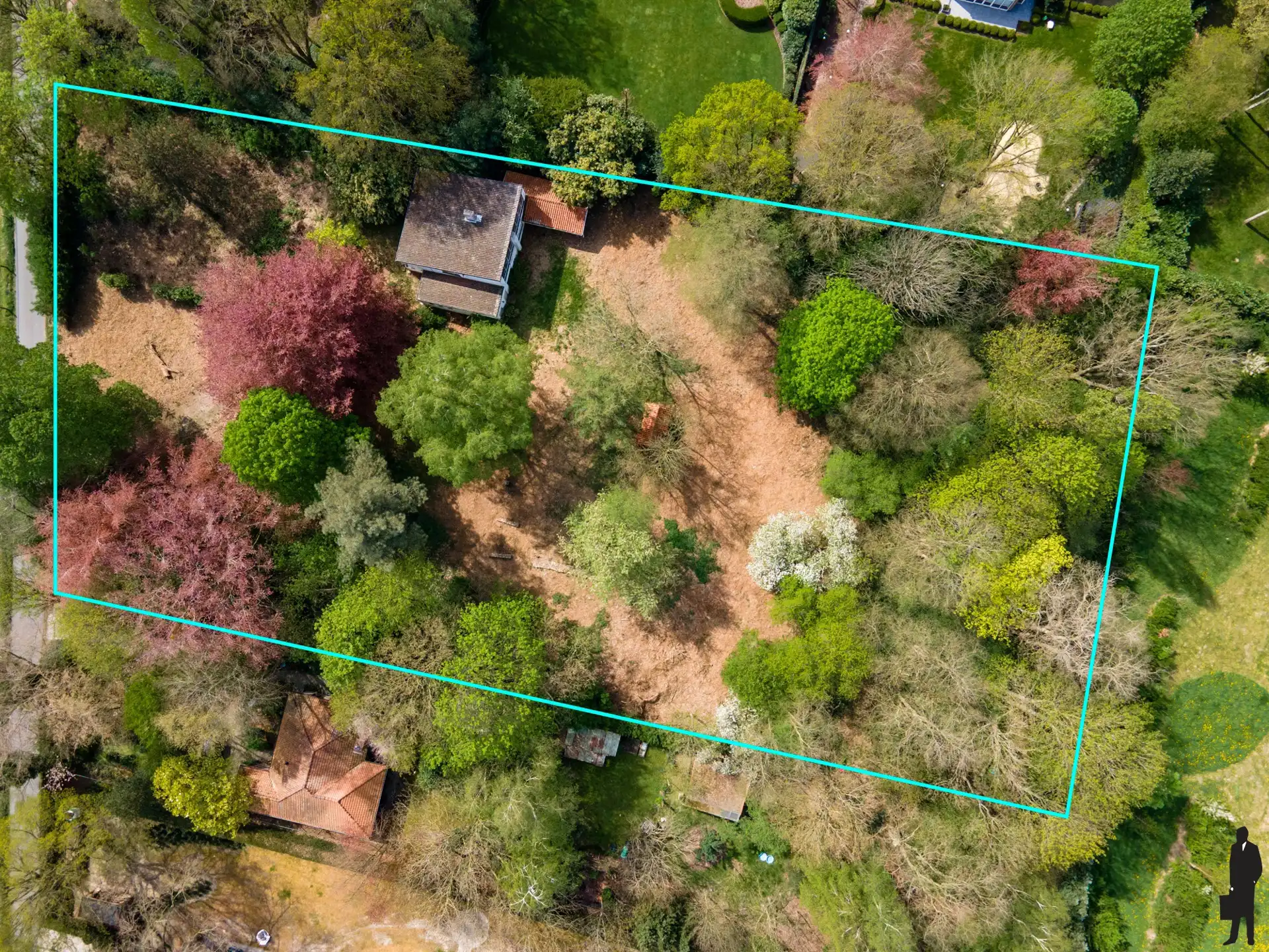 Te renoveren zonevreemde woning op perceel van ca. 6685 m² foto 5