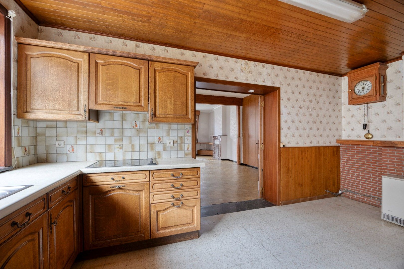 Hoevewoning met binnenkoer, stallen en tuin in landelijke dorpsligging te Nerem foto 11