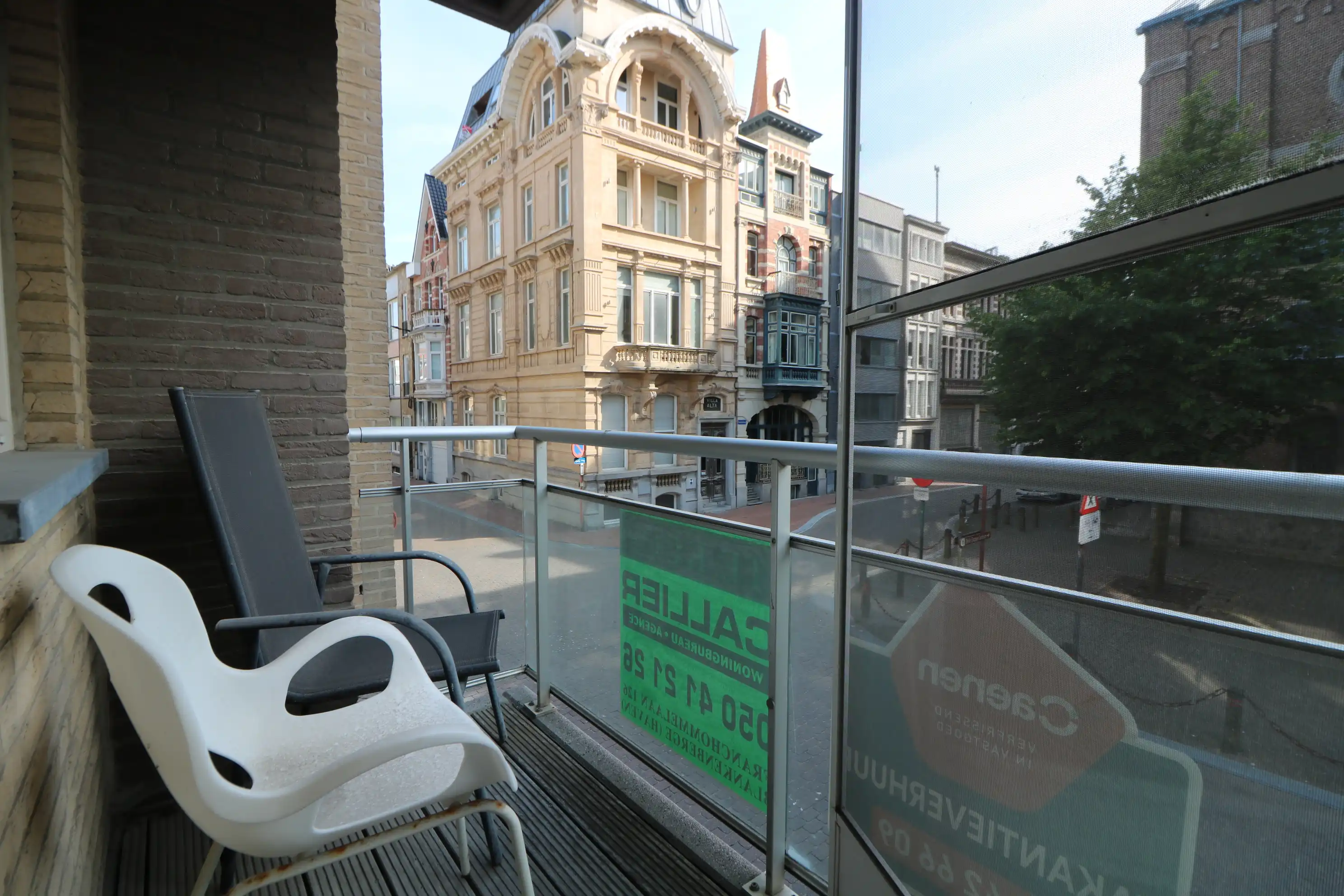 Instapklaar 2-slaapkamerappartement pal in het centrum van Blankenberge. foto 9
