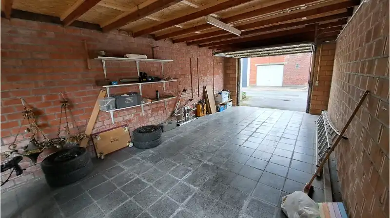 Vrijstaande 3-slaapkamerwoning met Tuin en 2 Garages te koop in Zedelgem foto 16
