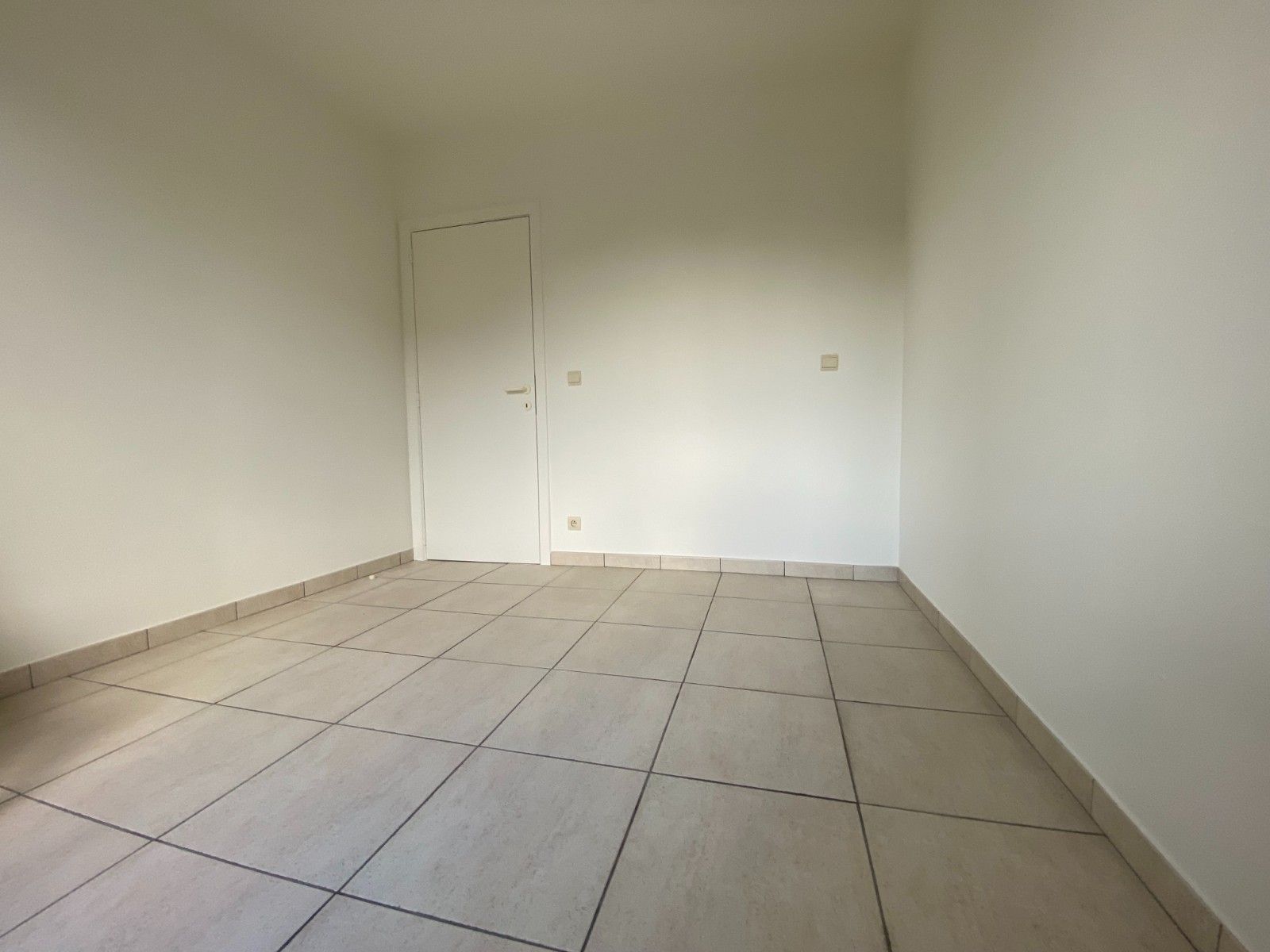 Gerenoveerd appartement TE HUUR! foto 10