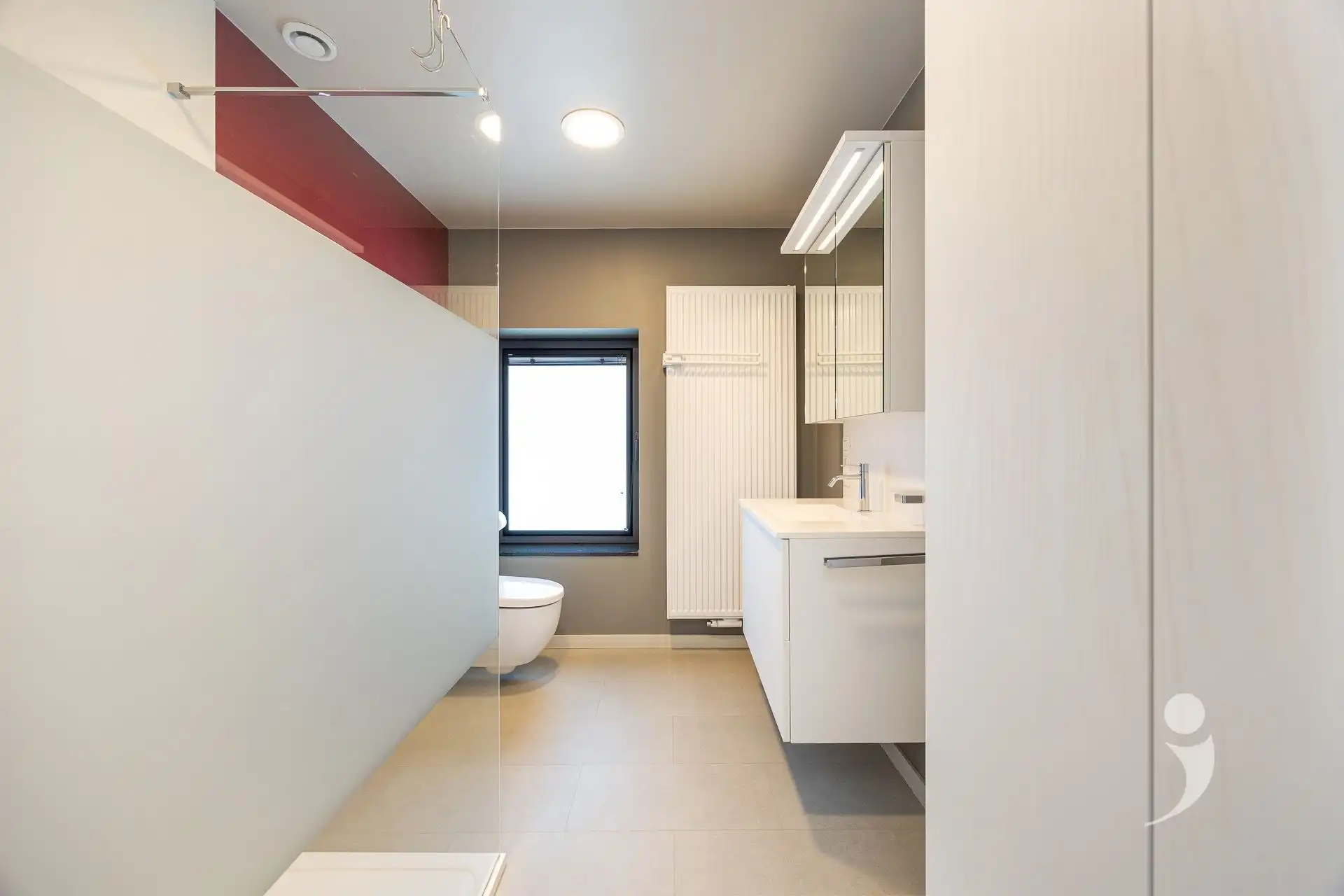 Goed gelegen eengezinswoning met 3 slaapkamers foto 11