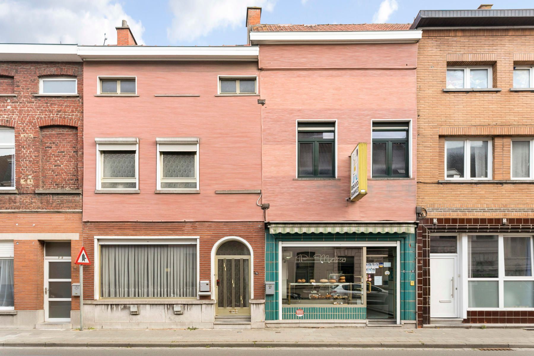 Bakkerij met aparte woning en atelier foto 4