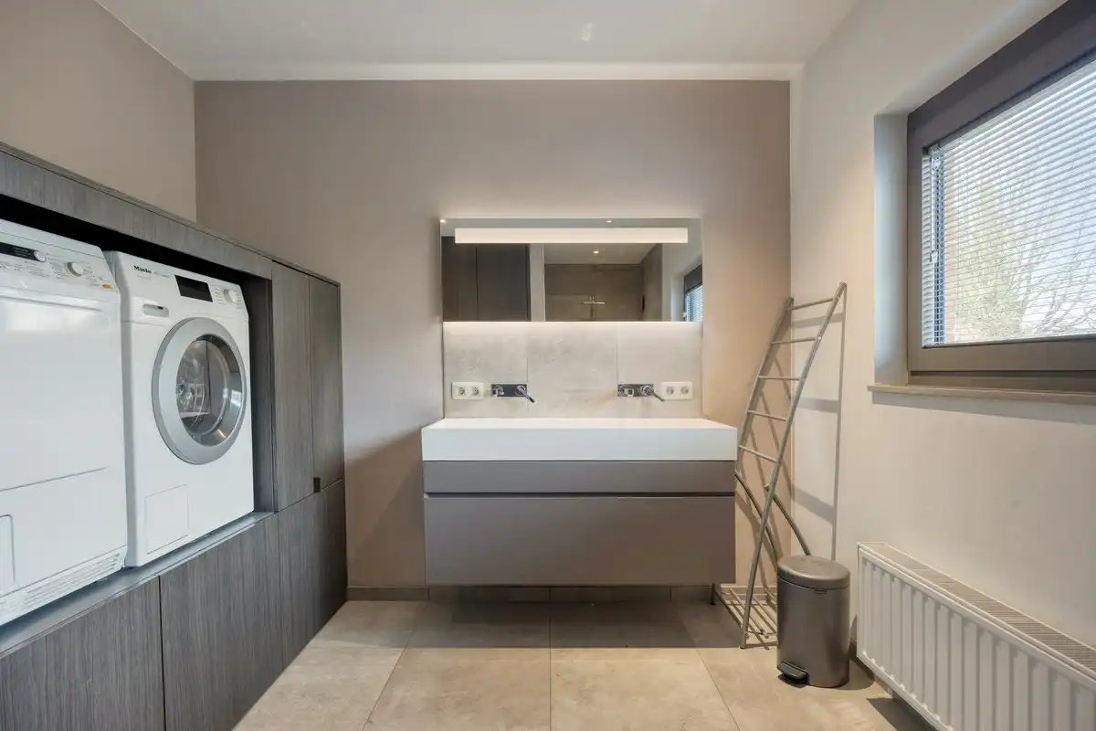 Ruime gerenoveerde villa met 5 slaapkamers en 2 badkamers, tuin en garage in Kessel-Lo, EPC-waarde 285 kWh/m²  foto 18