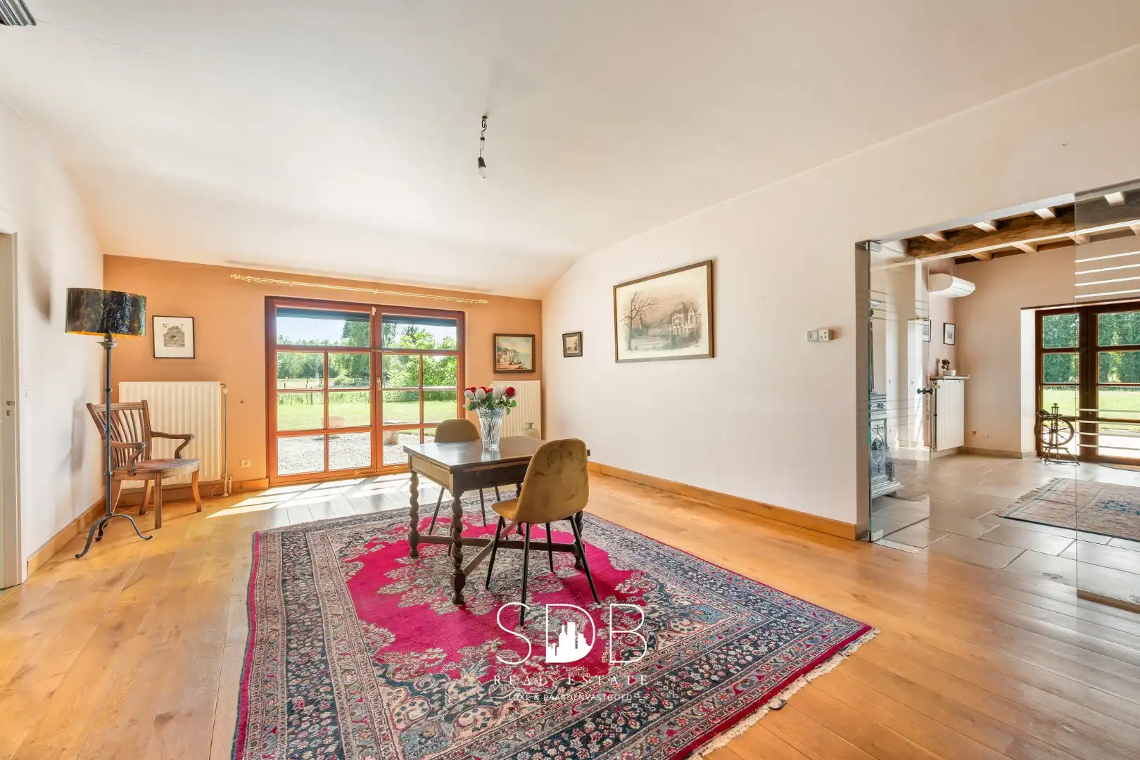 Hedendaagse villa met gezinstuin en graslanden op 7.496m² foto 11