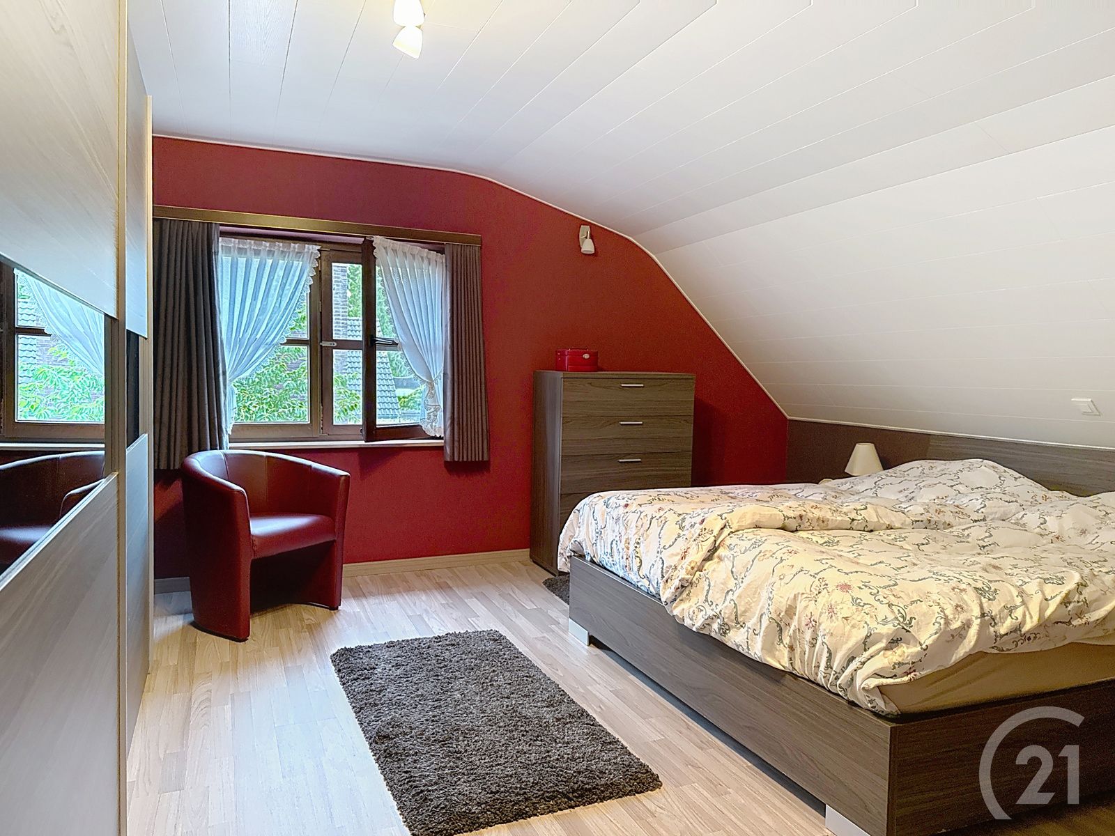 Ruime open bebouwing met vernieuwde keuken en prachtige tuin! foto 17