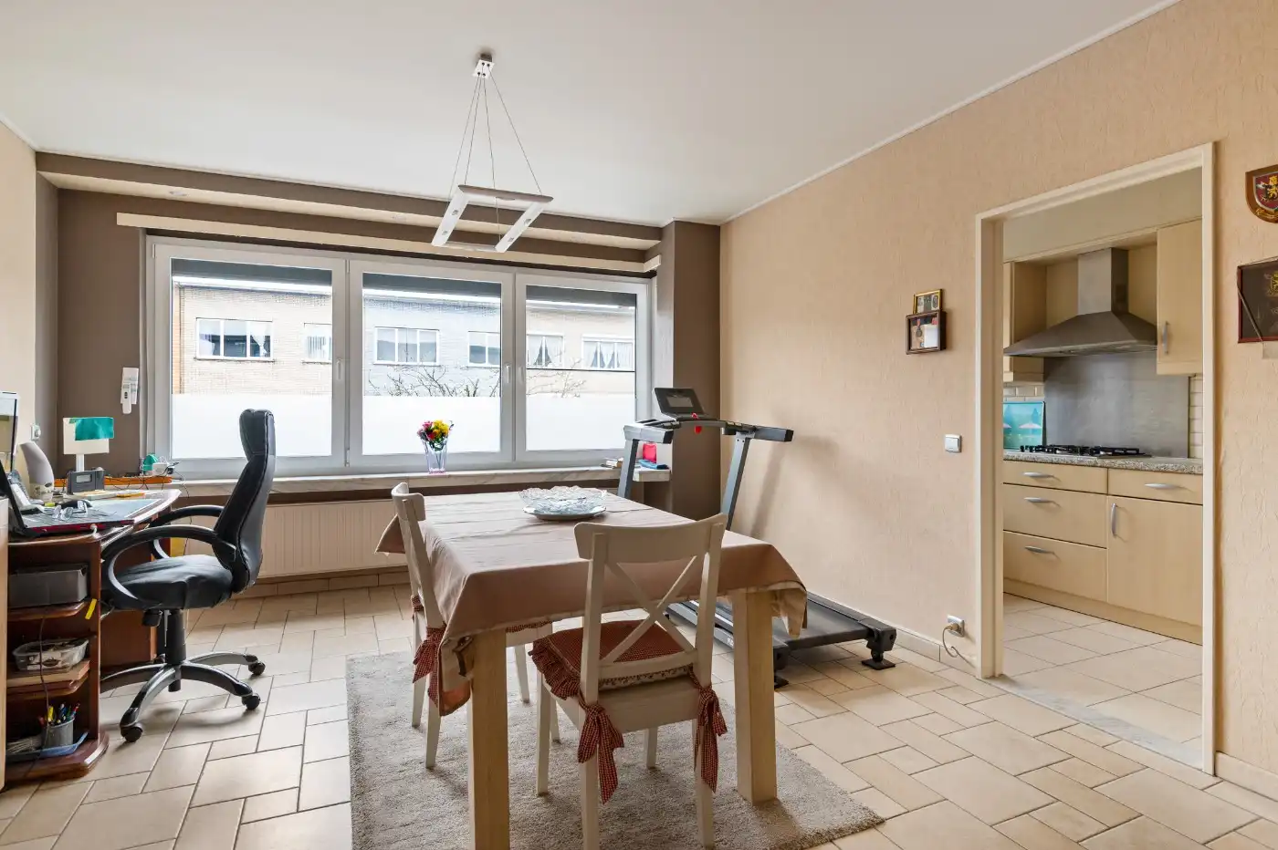 Gezellig app. op 1e verd. met 2 slpk., terras en garage foto 6