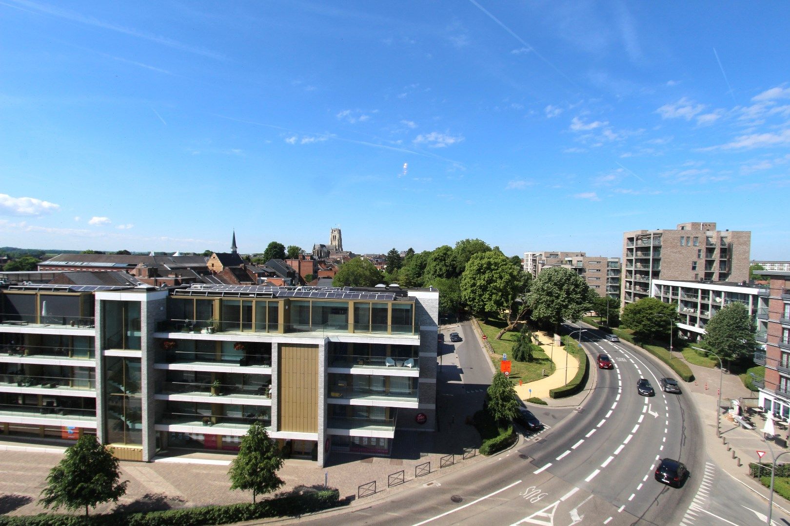 RUIM APPARTEMENT MET 3 SLAAPKAMERS foto 5