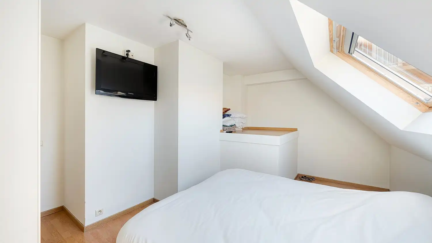 Zonnige duplex met 2 terrassen en zijdelings zeezicht foto 10
