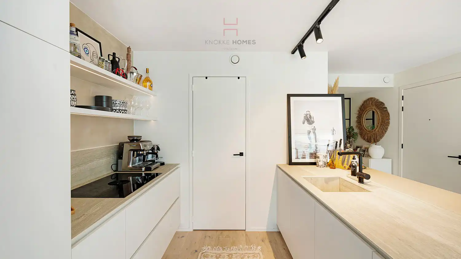 Bijzonder smaakvol ingericht luxe-appartement met ruim Zuidgericht terras vlakbij de zeedijk in Duinbergen foto 10