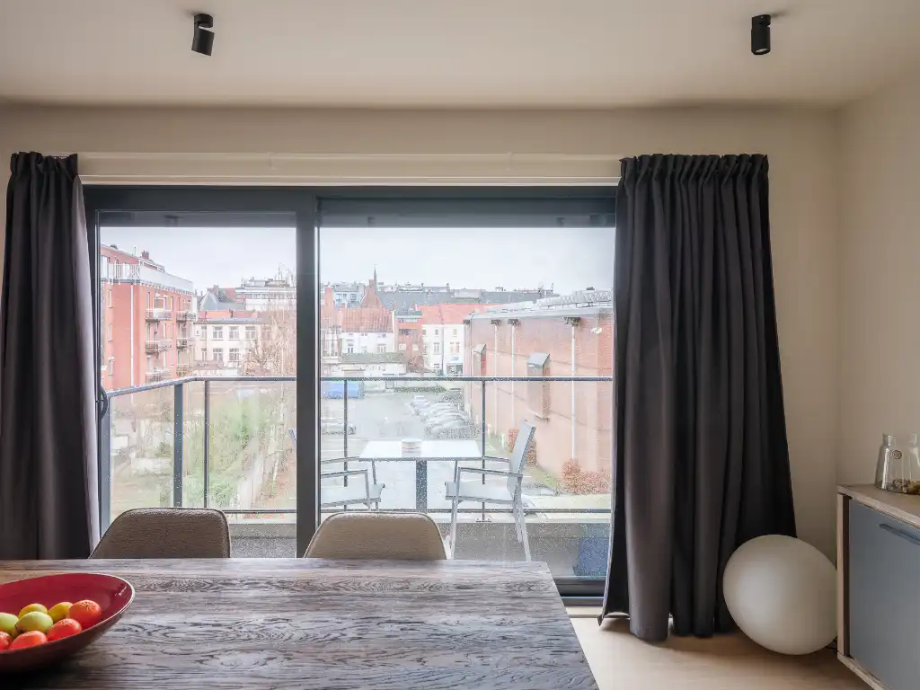 Ruim en lichtrijk duplexappartement met 2 slaapkamers, meerdere terrassen en staanplaats aan Ter Platen foto 13