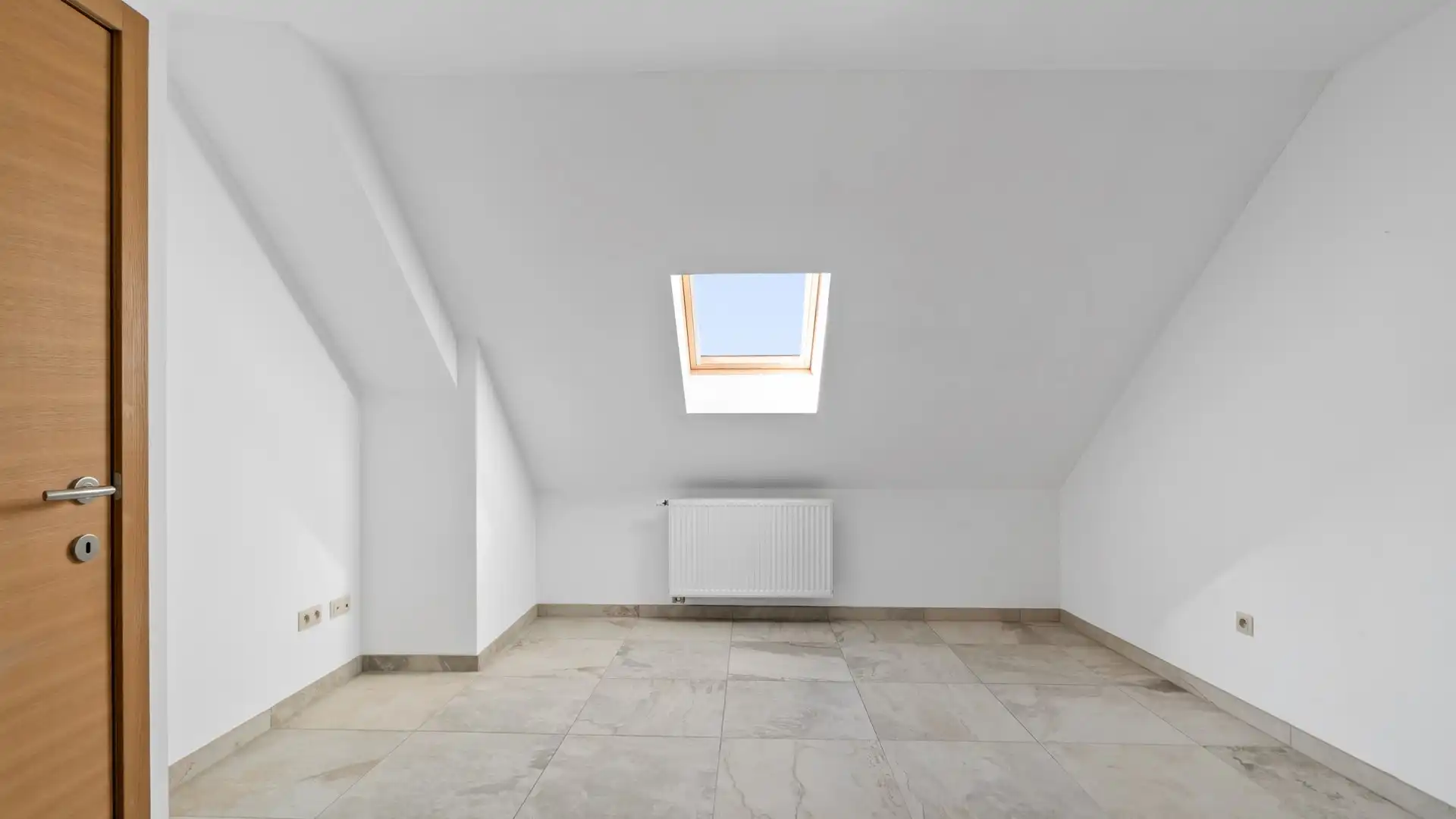 Wonen boven je zaak? Ontdek deze instapklare opportuniteit in het hart van Maasmechelen foto 32