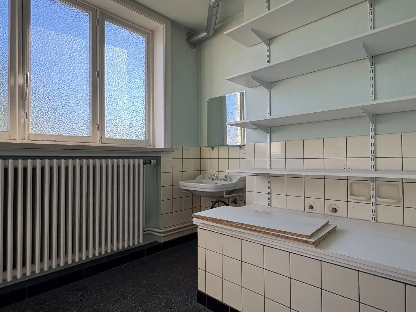 Karakter woning op de Doorniksesteenweg met 4 slks, tuin en garage. foto 16