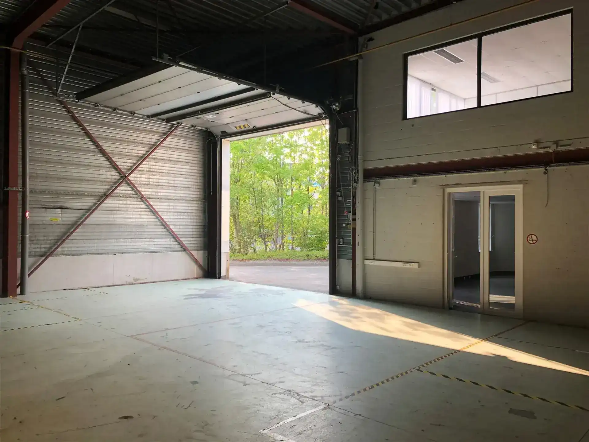 Bedrijfsunit te huur op centrale locatie in Aartselaar foto 5