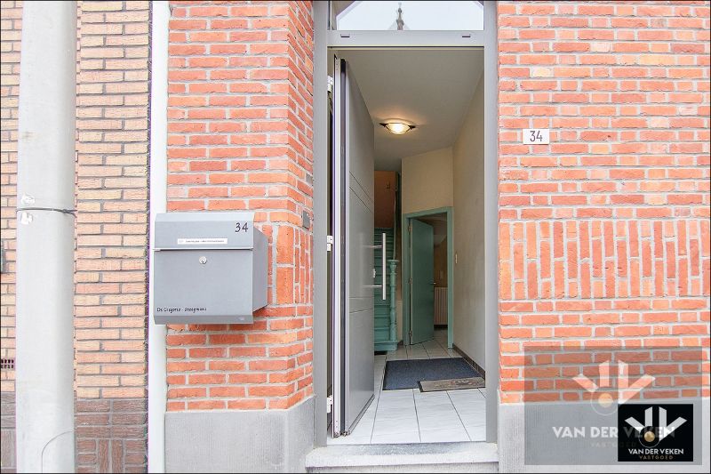 Ruime woning met grote stadstuin op toplocatie! Garage optioneel! foto 4