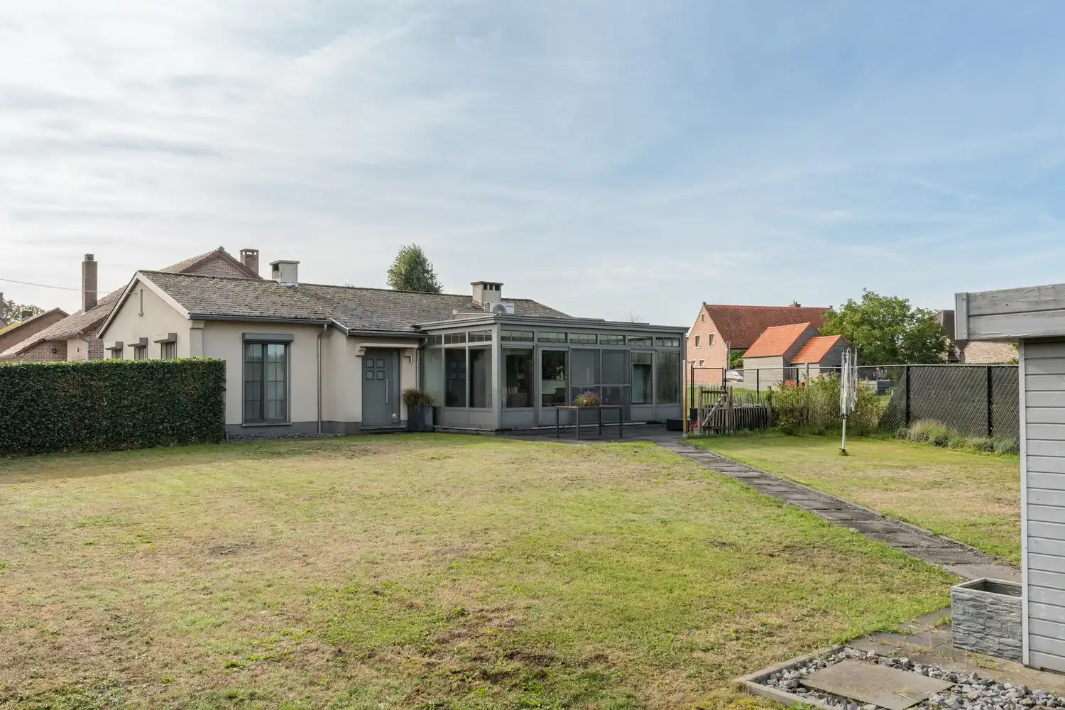 Gerenoveerde vrijstaande woning met 3 slaapkamers en zonnige tuin foto {{pictureIndex}}