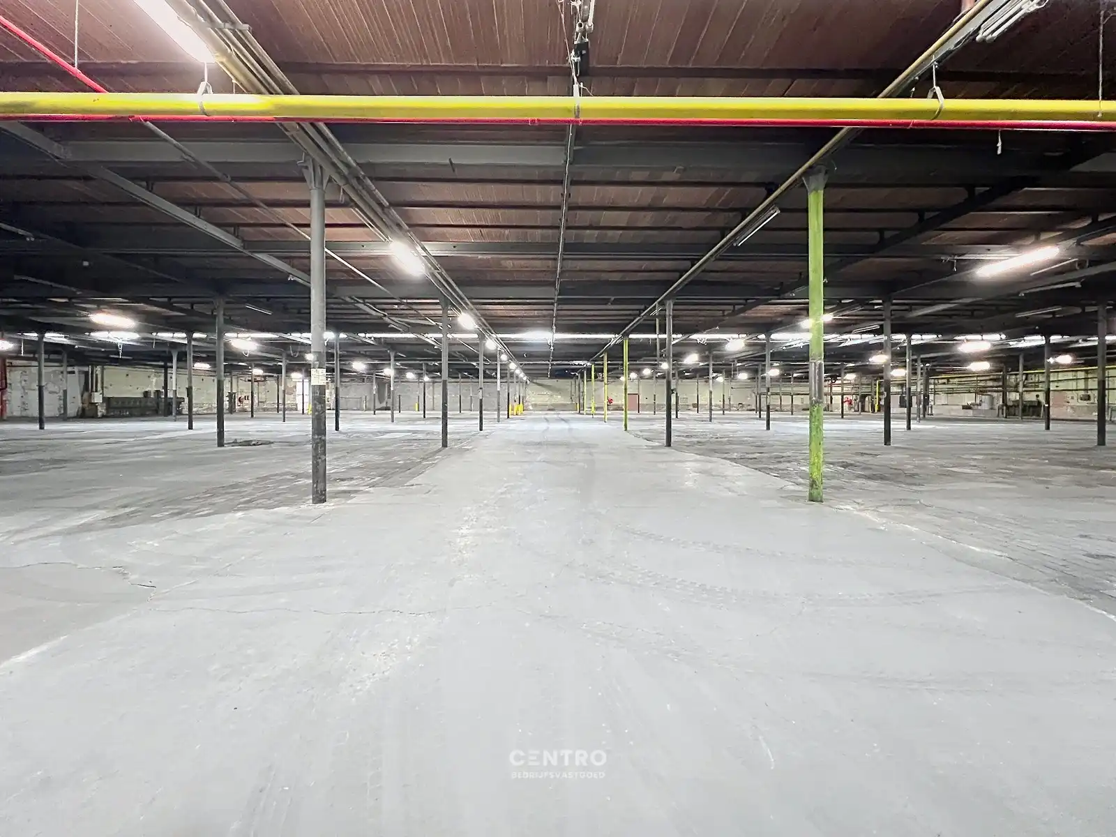 Opslagplaats ( ± 6.042 m²) met 5m vrije hoogte vlakbij de havenkop te Roeselare! foto 8