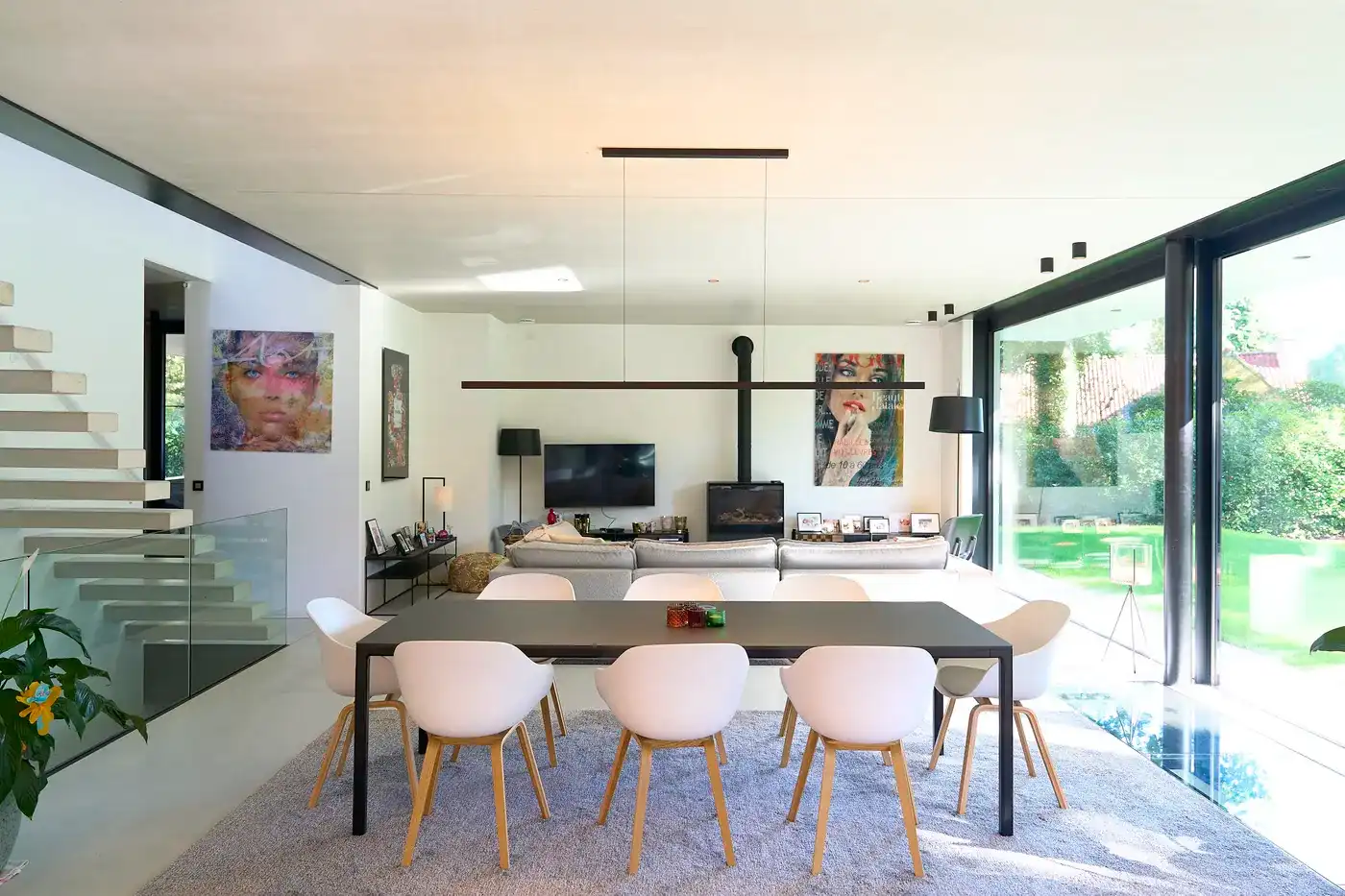 Moderne gezinswoning met ruime tuin, carport en drie slaapkamers en 2 badkamers in het hart van ’s Gravenwezel foto 10