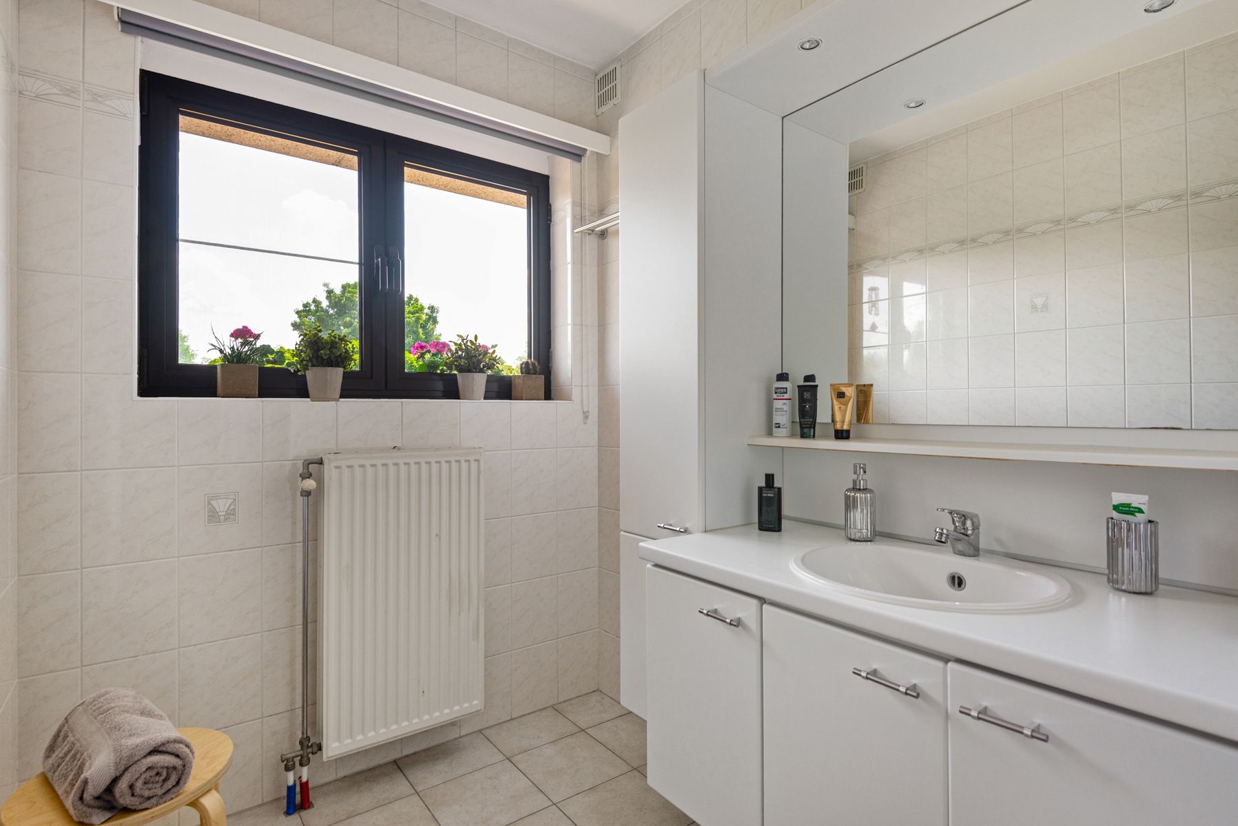 Ruim appartement met drie slaapkamers foto 12