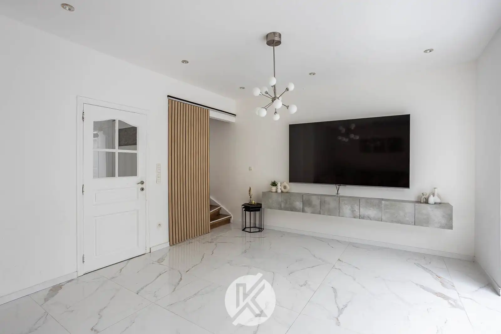 Veelzijdige woning op het dorpsplein foto 8