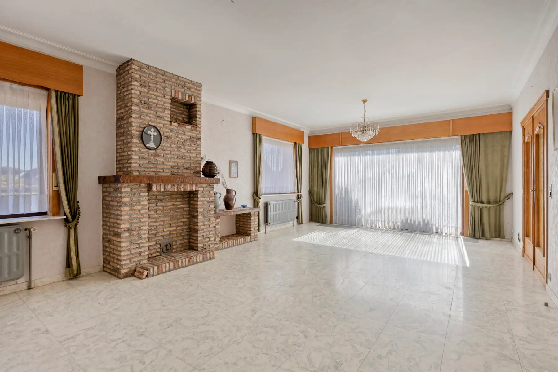 Te renoveren woning met 5 slaapkamers foto 10
