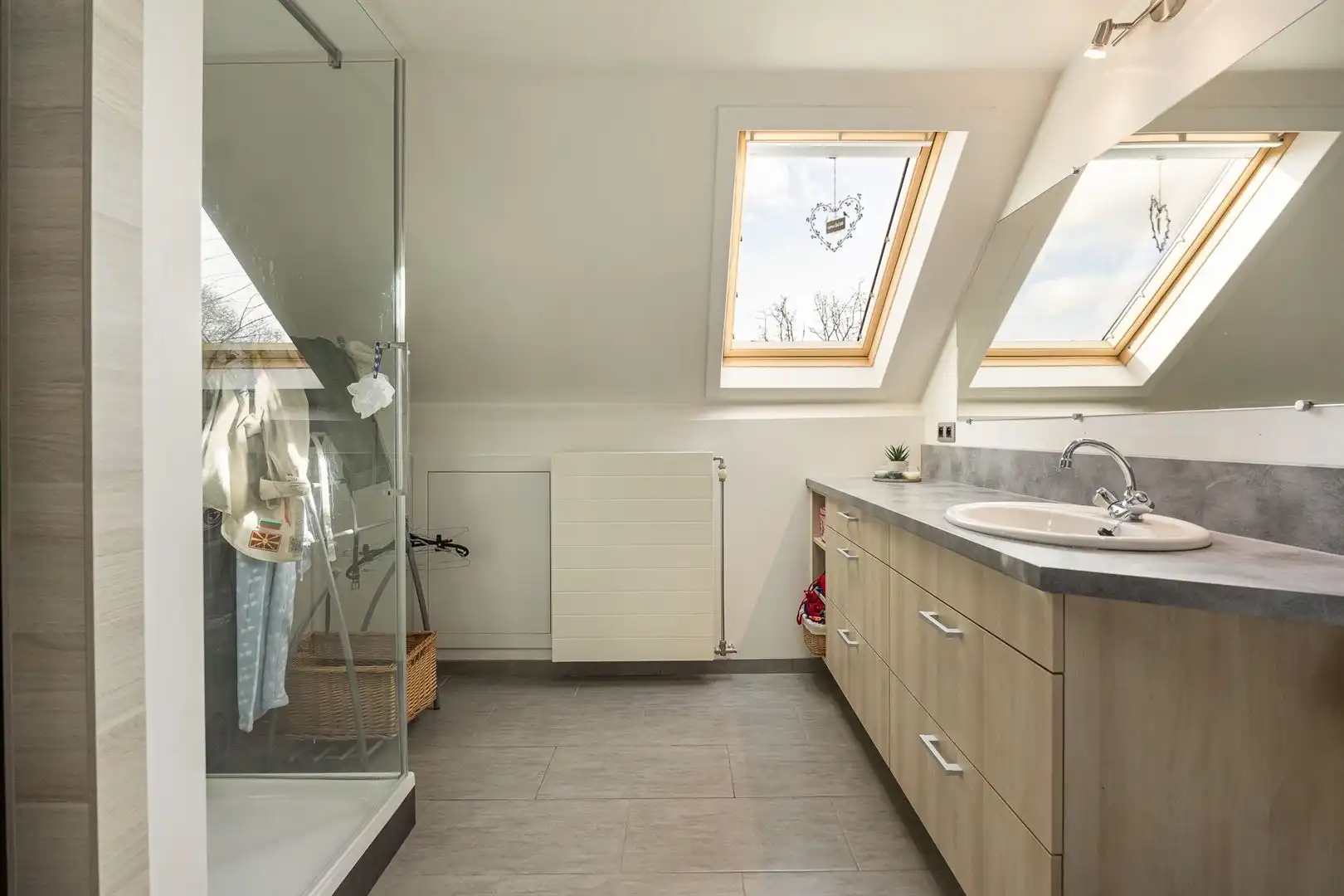 Woning met 5 slaapkamers en 2 badkamers op zuid perceel. foto 23