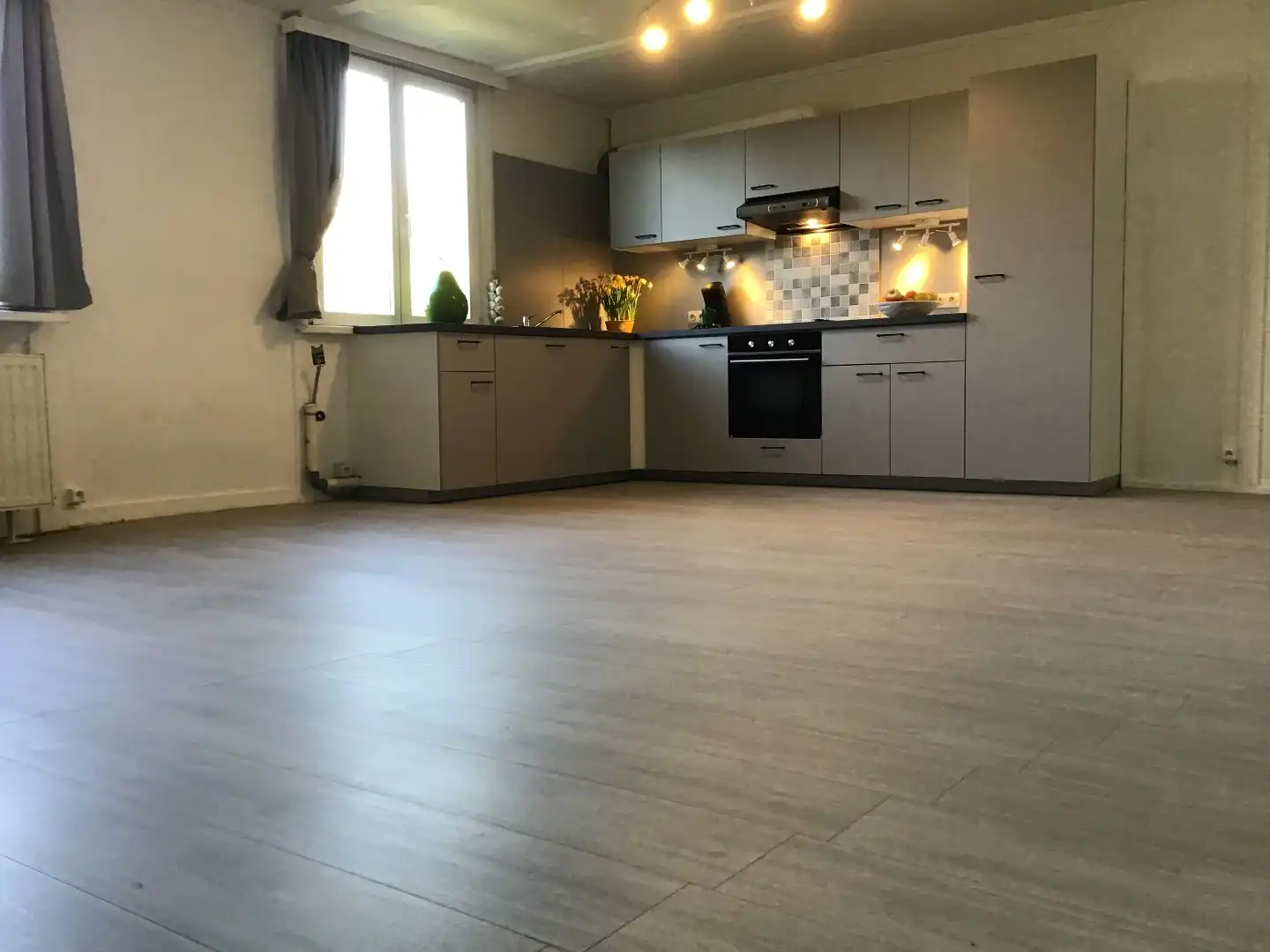 Laagbouwwoning met 2 slpk, carport en tuin foto 6