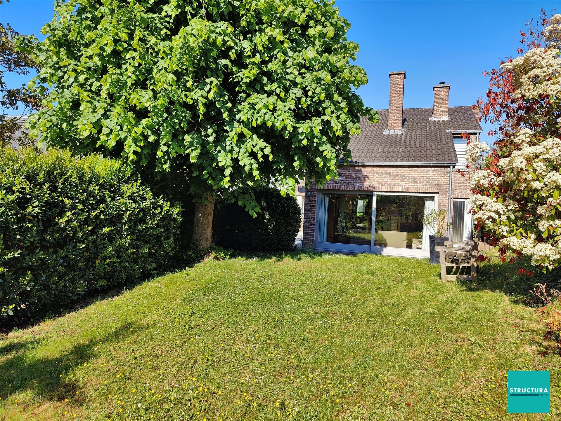 Woning op toplocatie met achterliggend groen foto 24