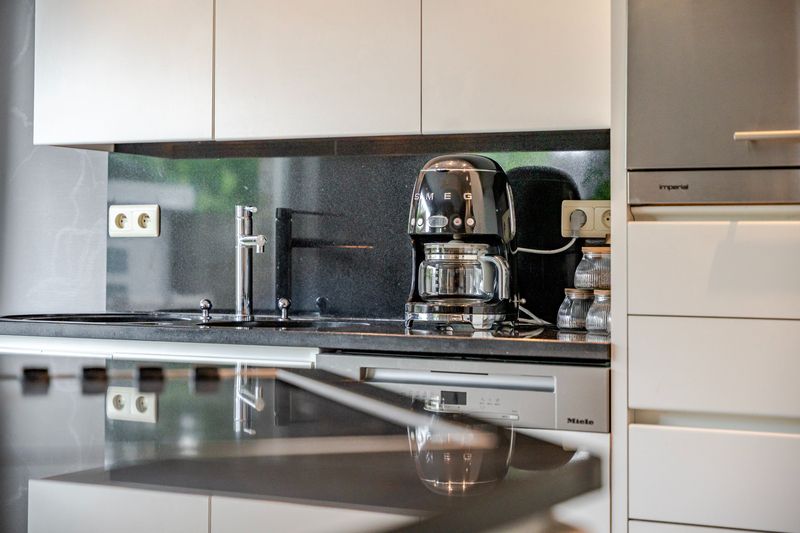 Roeselare : Exclusieve villa in rustige wijk De Gotelaar – 300 m² pure luxe op 657 m² grond foto 6