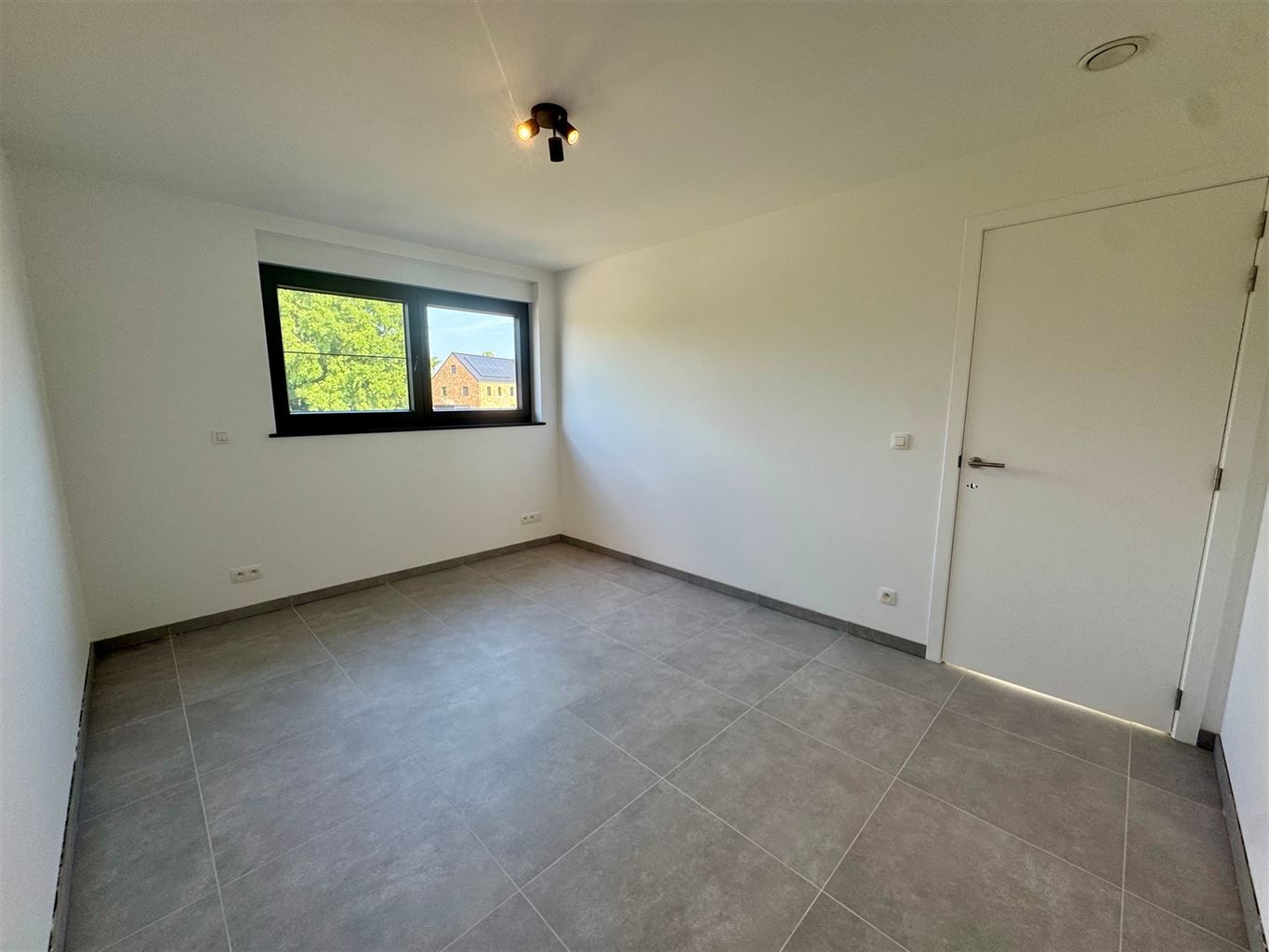 Prachtige, energiezuinige nieuwbouwwoning met 20 zonnepanelen, 3 slaapkamers en tuin op een rustige locatie nabij Maaseik foto 13