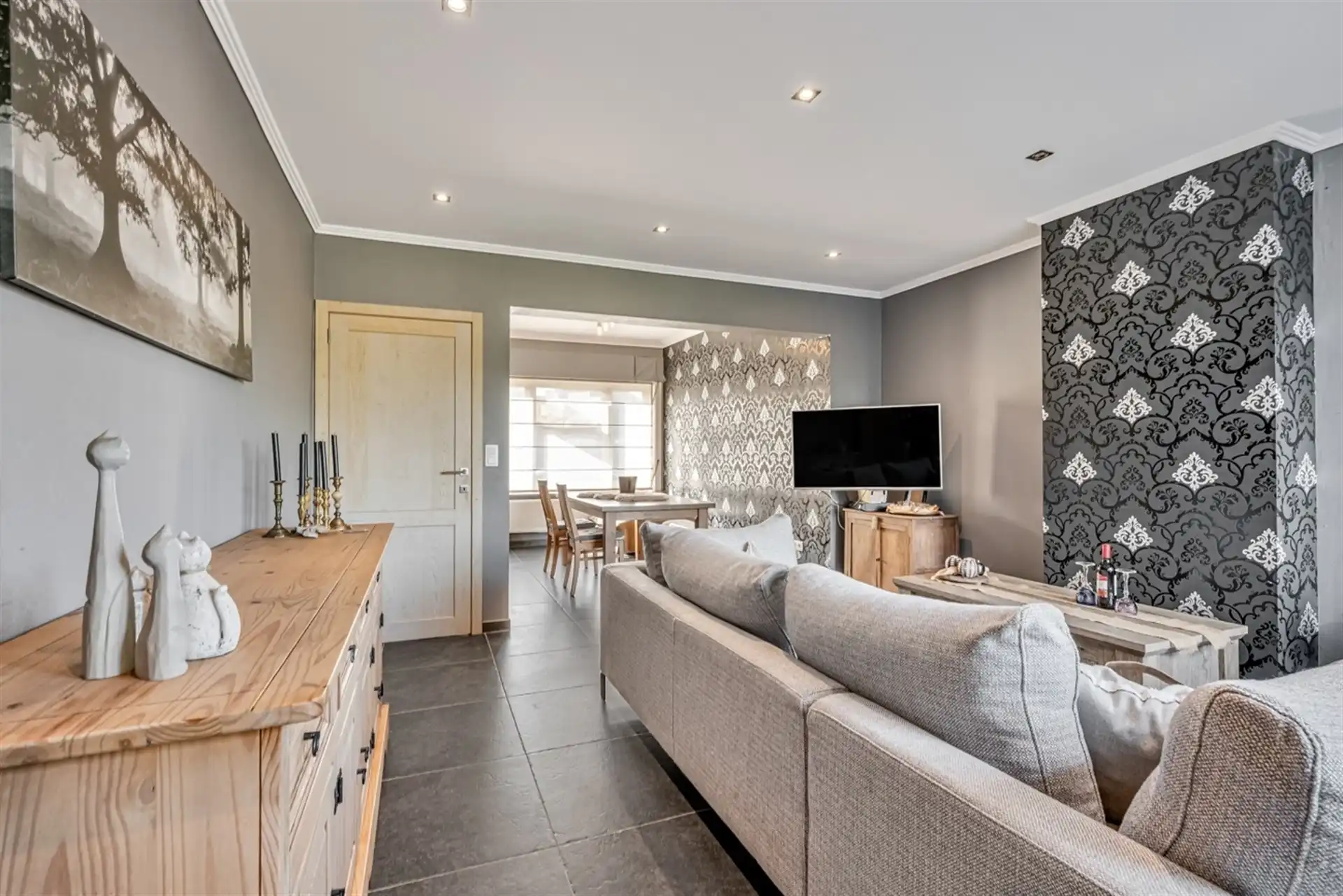 Hoofdfoto van de publicatie: Woning met 2 slaapkamers, tuin en zolder voor uitbreiding in Erpe-Mere