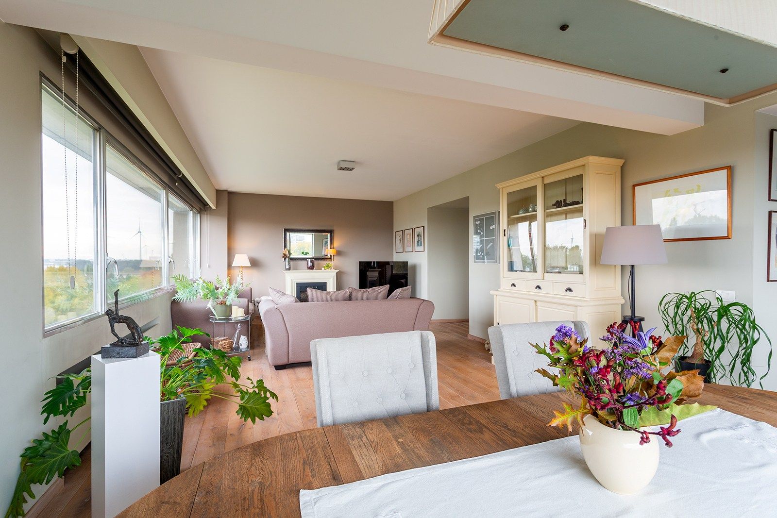 Instapklaar hoekappartement (150 m²) met veel lichtinval op de zevende verdieping foto 5