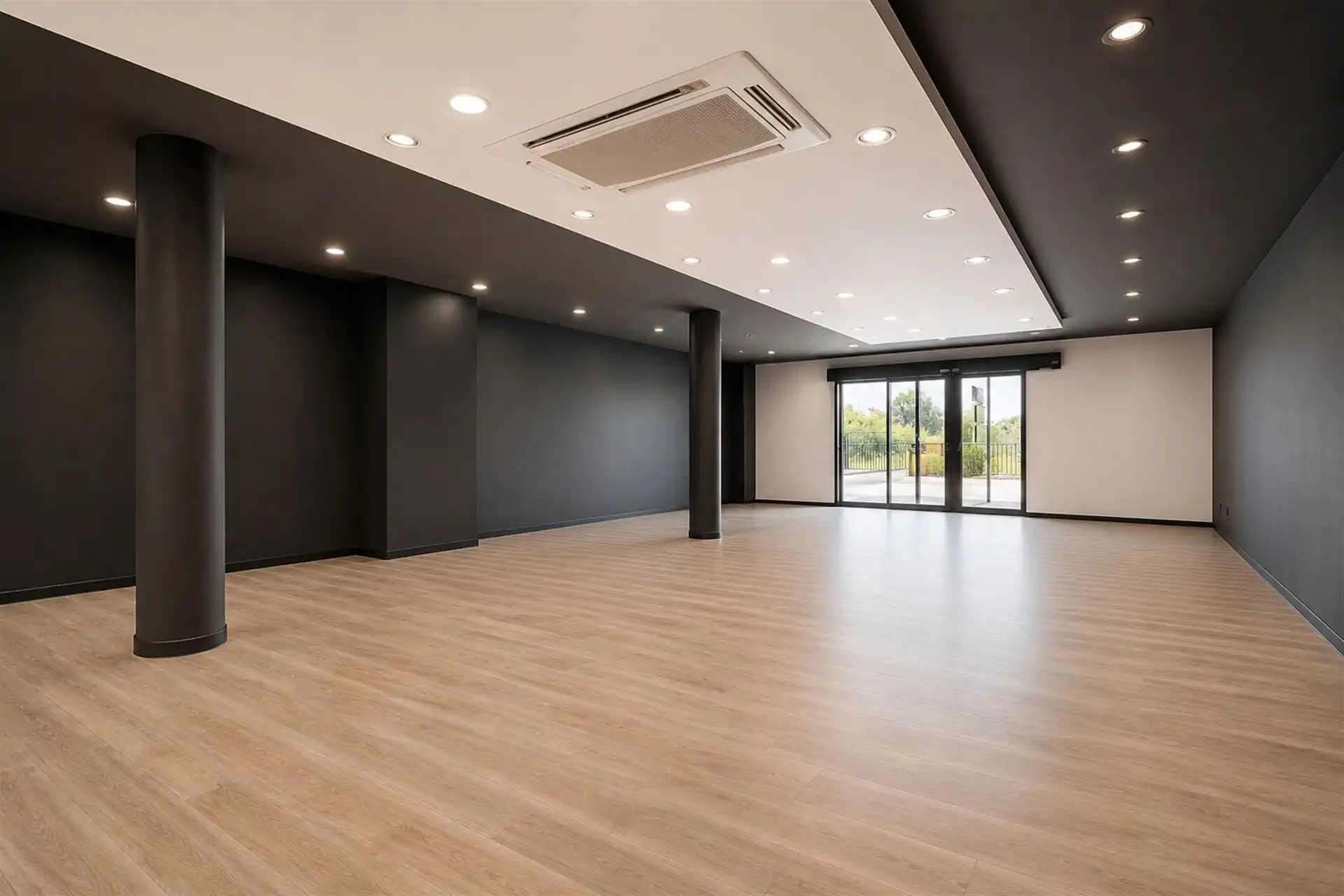 Veelzijdig handelspand met atelier op commerciële toplocatie foto 2