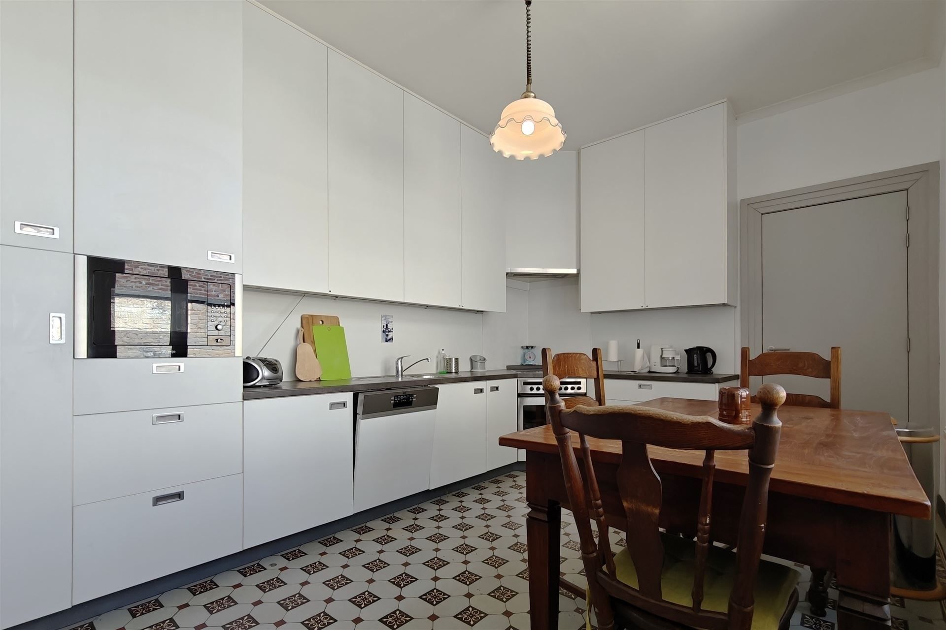 Gerenoveerd gebouw met 5 slpk. en stadstuin in het centrum van Lanaken foto 11