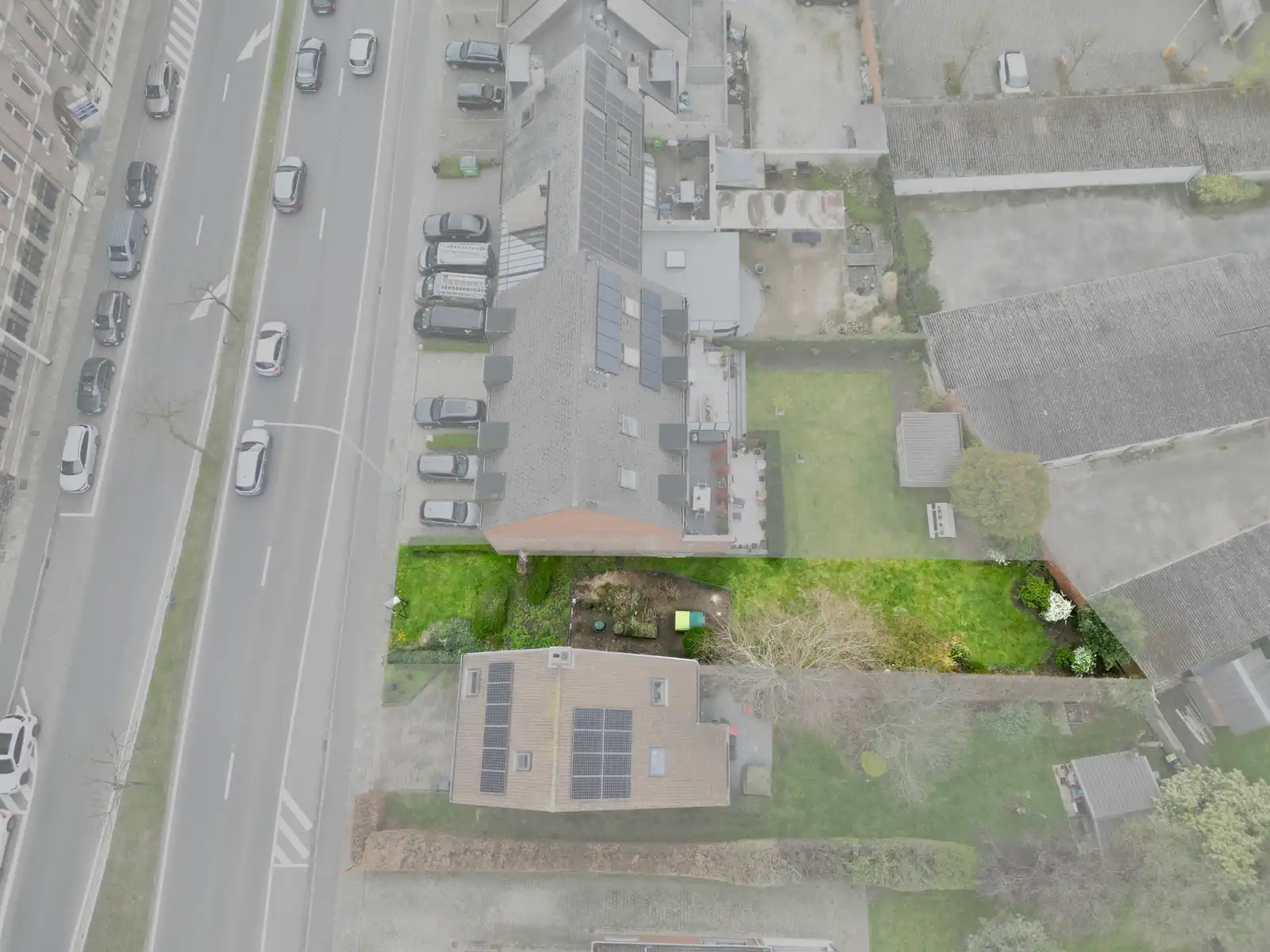 Centraal gelegen bouwgrond voor een ruime GB! foto 3