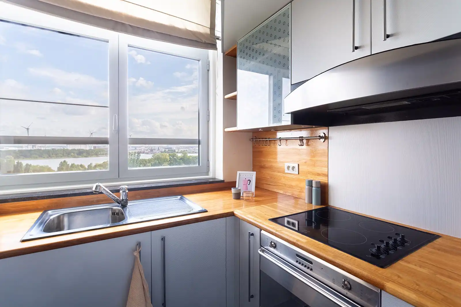 Lichtrijk 2-slaapkamerappartement met ruim terras en panoramisch uitzicht foto 14