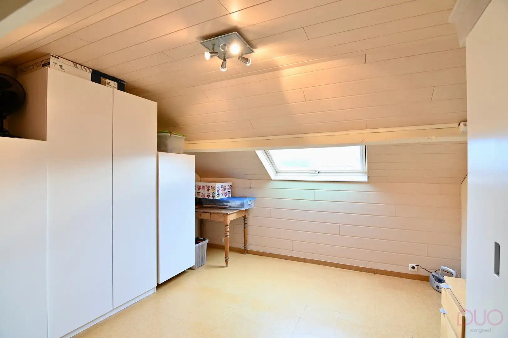 Instapklare halfopen bebouwing met drie slaapkamers, voorzien van alle moderne uitrustingen foto 17