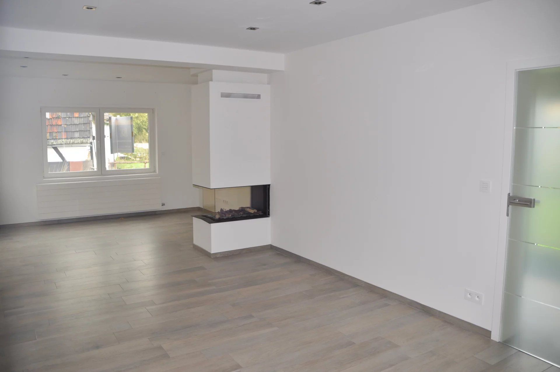 GERENOVEERDE WONING MET 3 SLPK EN LEUKE ONDERHOUDSVRIENDELIJKE TUIN IN BERBROEK foto 8