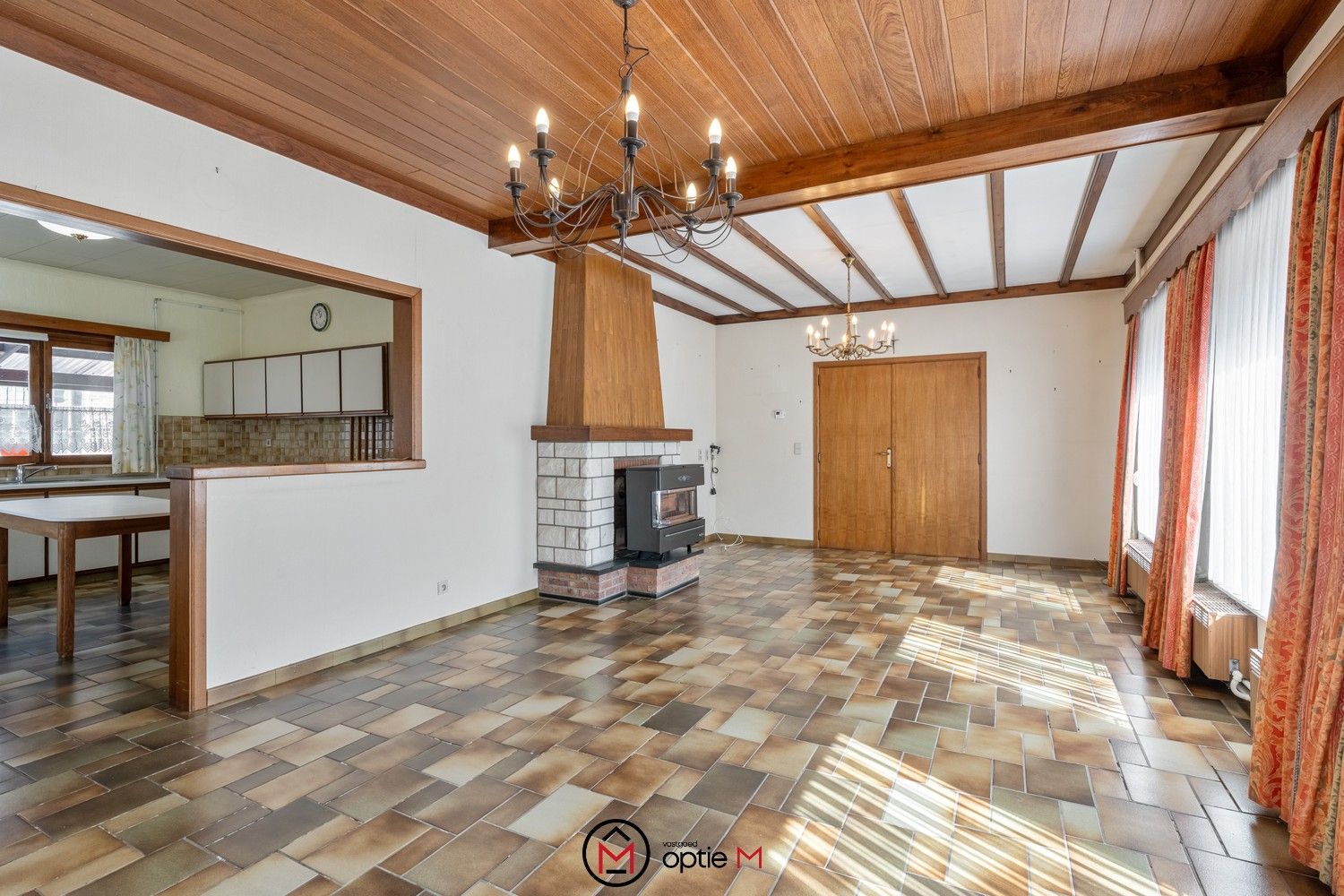 Te renoveren woning met ruim werkhuis foto 7
