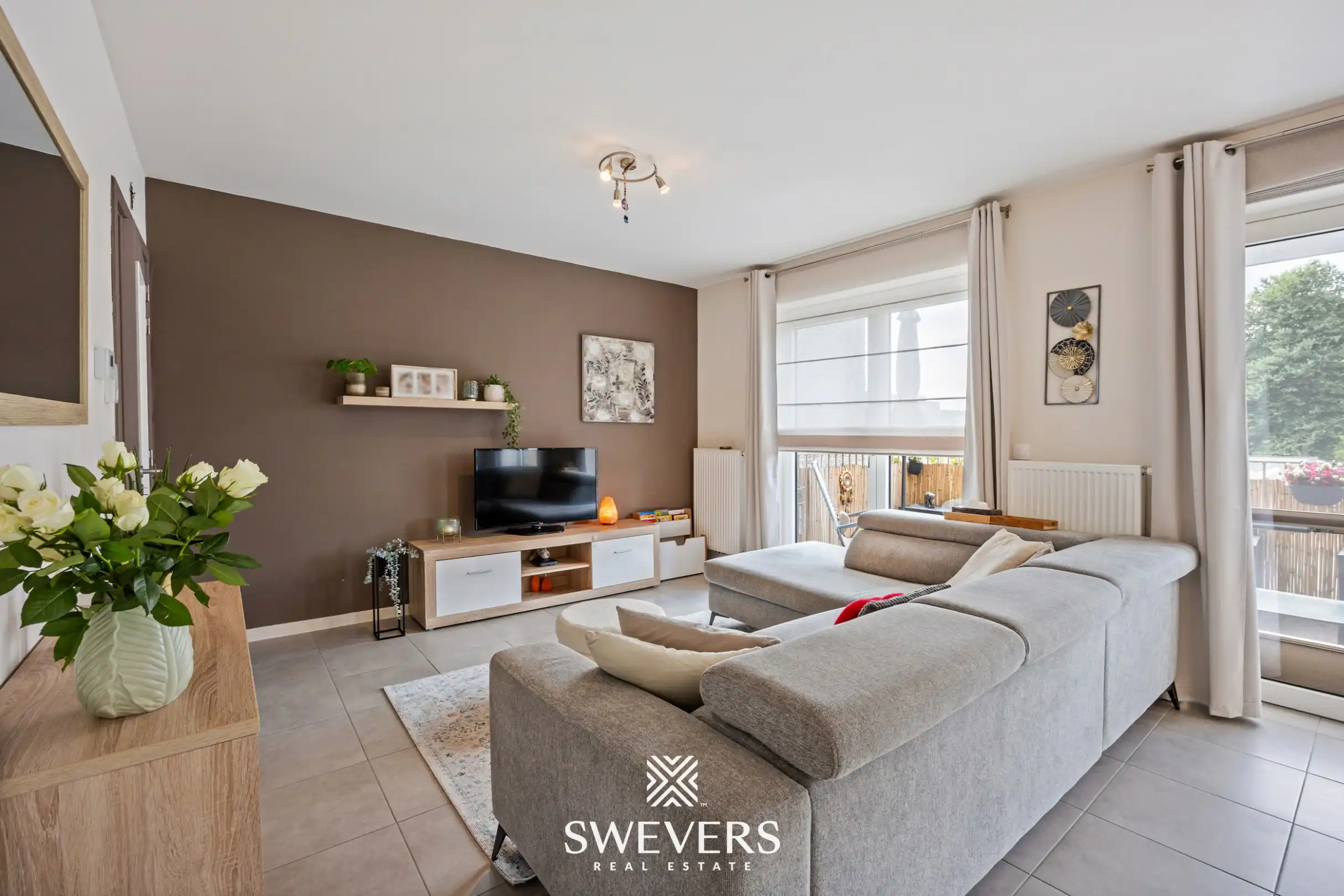 Gezellig 2-slaapkamerappartement met terras en autostaanplaats foto 2