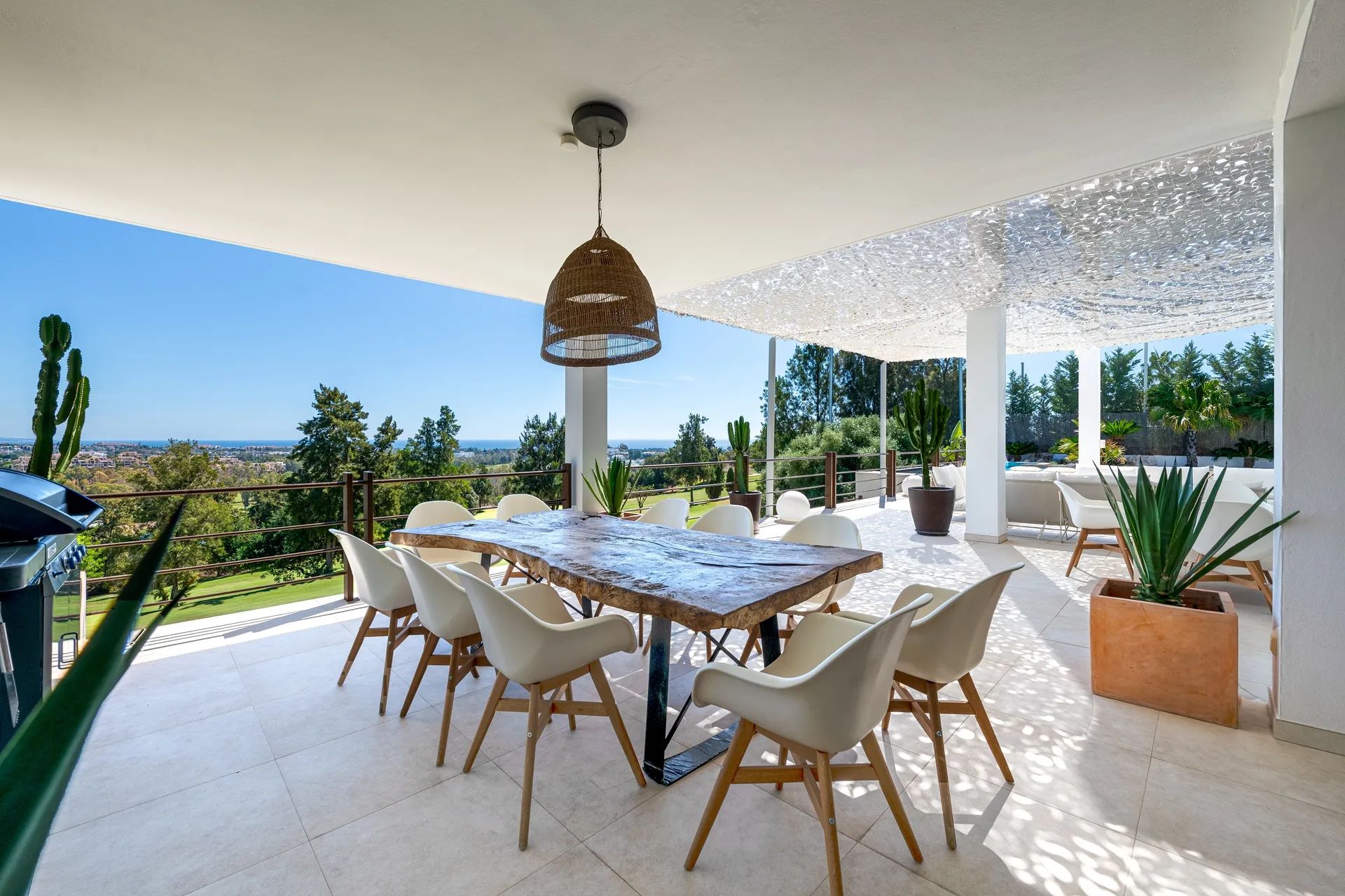 Moderne luxe en rendement: een villa met stijlvolle investering in het exclusieve Benahavis! foto 30