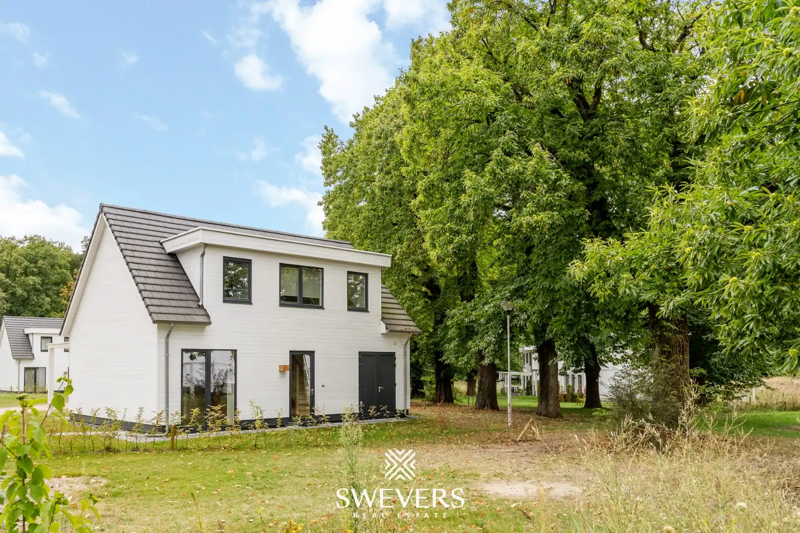 Zorgeloos investeren – Luxueuze nieuwbouwvakantiewoning te Landal Mooi Zutendaal foto {{pictureIndex}}