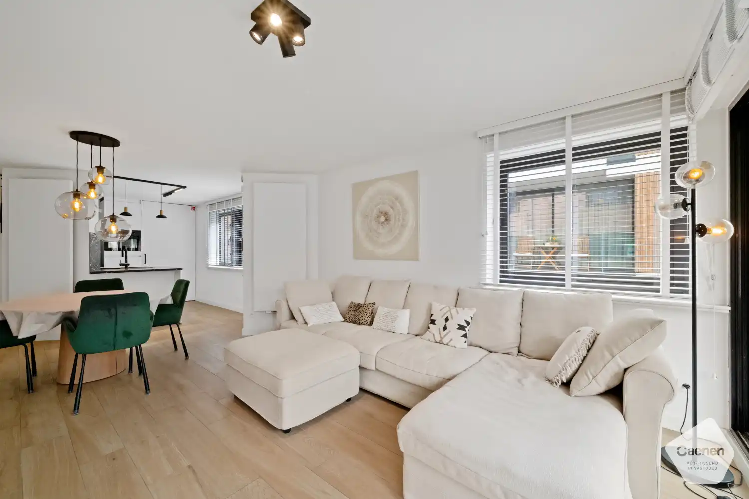 Volledig gerenoveerd twee slaapkamer appartement in het hart van Blankenberge foto 3