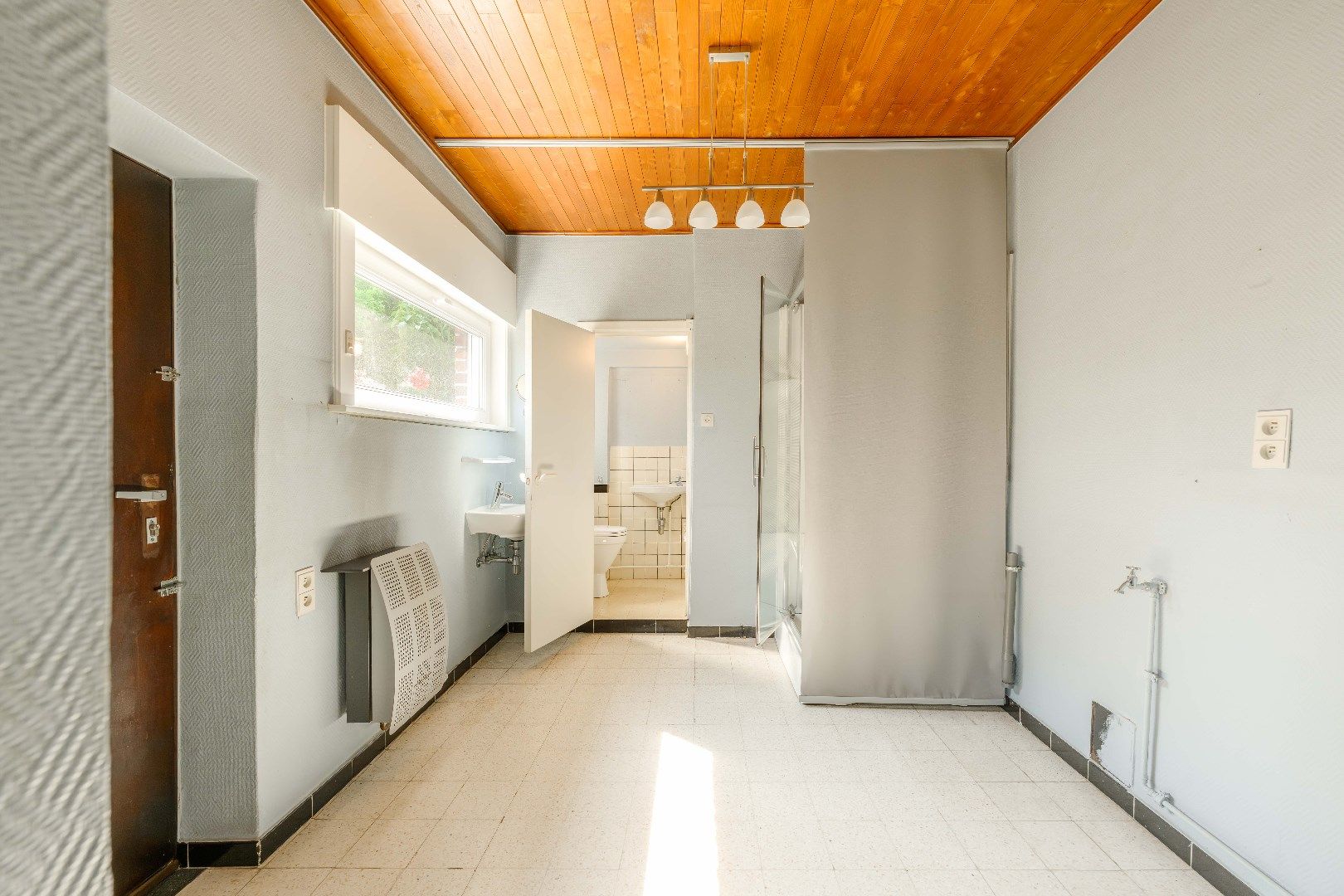 KARAKTERVOLLE WOONST MET BIJGEBOUW (140 m²) EN PRACHTIG VERZICHT!!!  foto 10