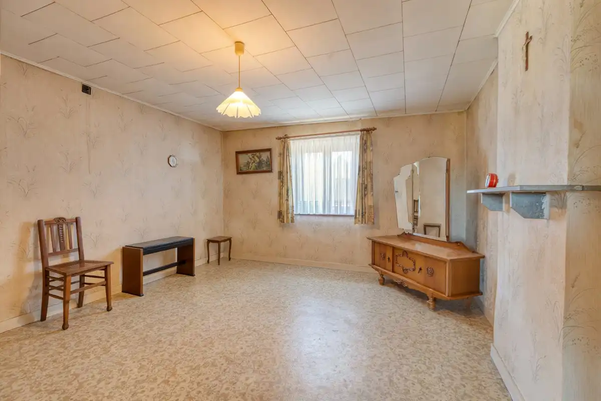 Te renoveren woning met veel potentieel op rustige ligging foto 9