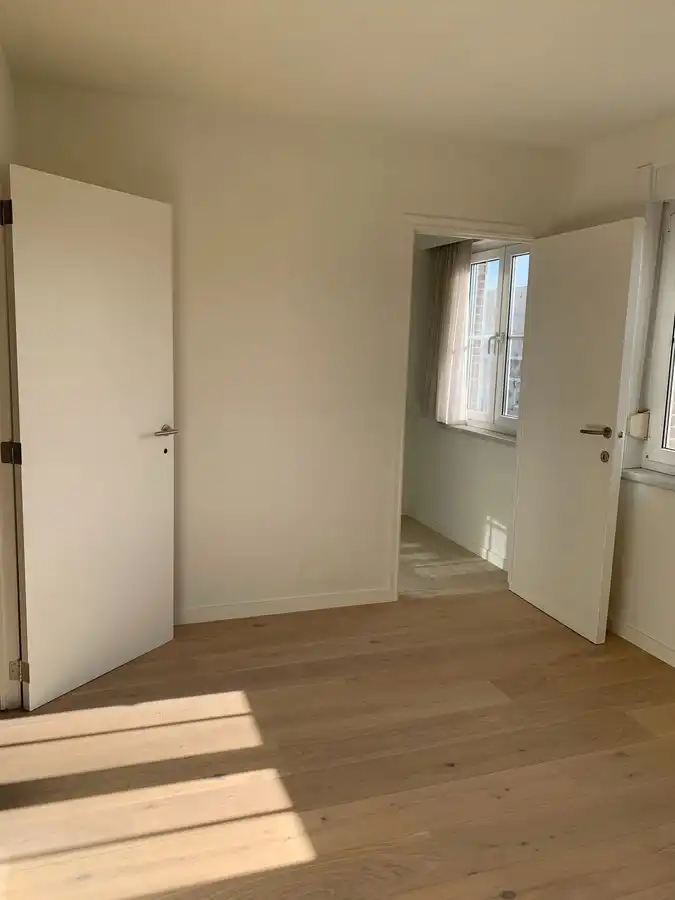 Volledig vernieuwd één slaapkamer appartement te huur in Merksem op de tweede verdieping foto 8