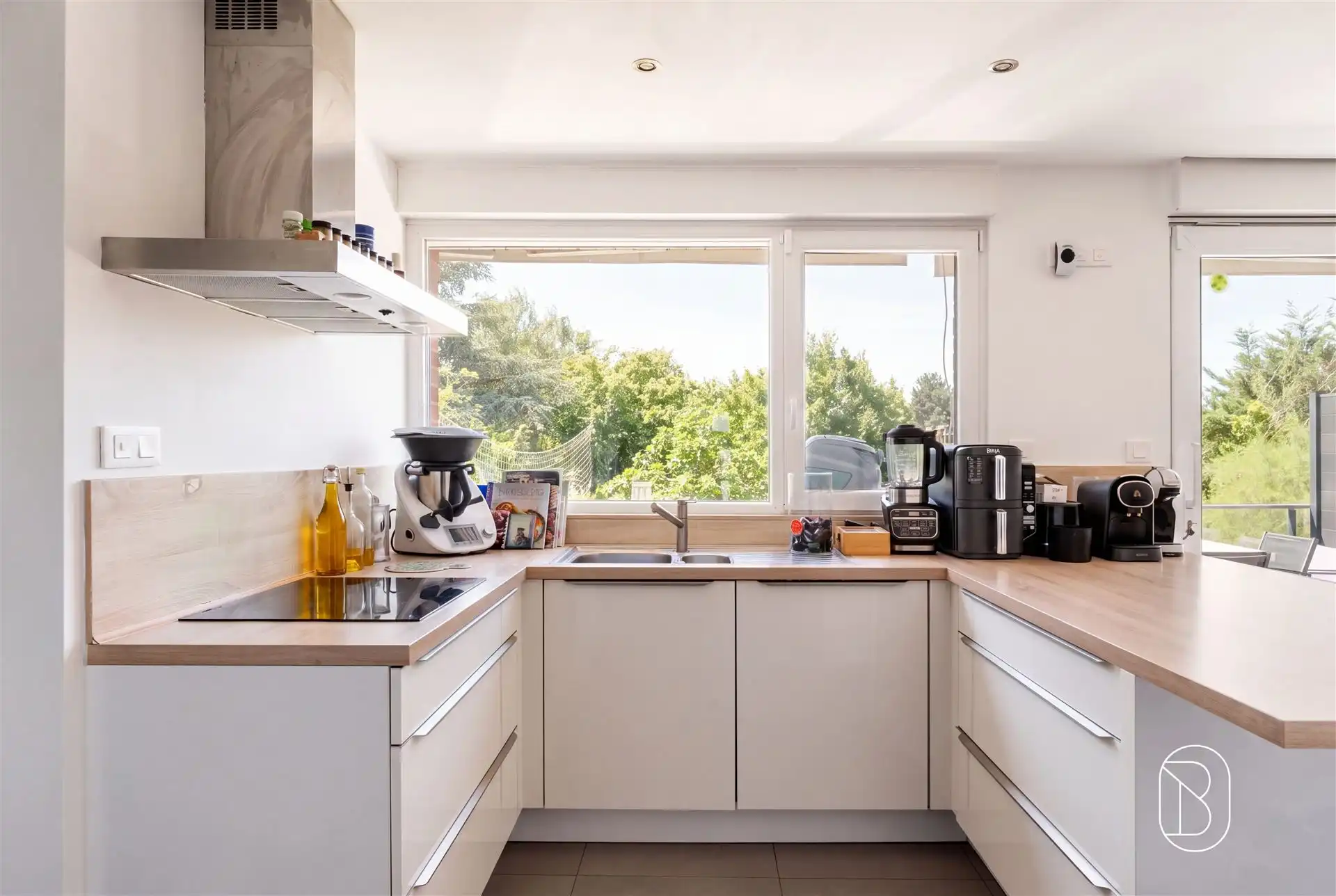 Instapklare woning met 4 slk en zonnige tuin in Moeskroen foto 9